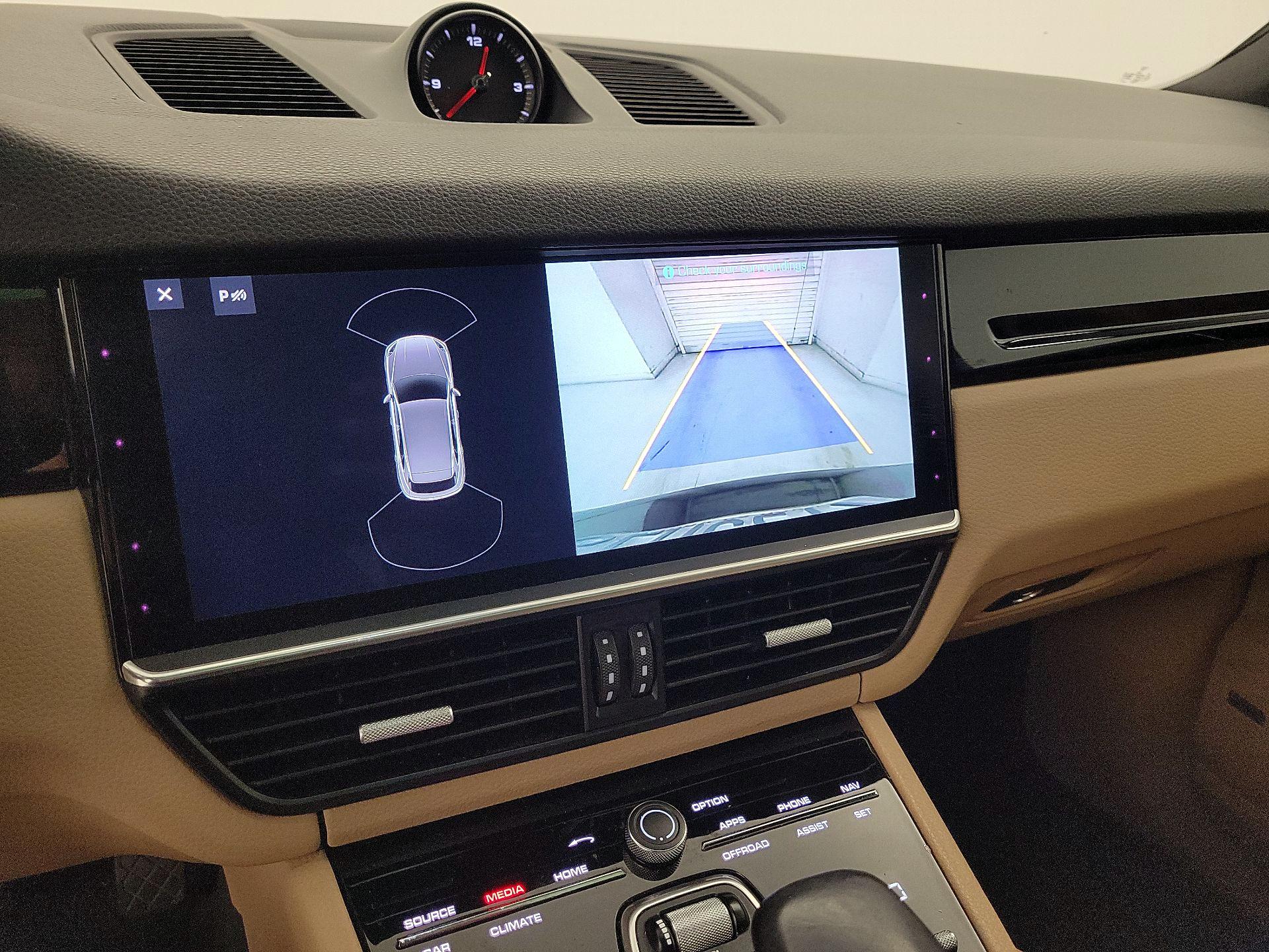 Thumbnail: 2019 Porsche Cayenne - 15