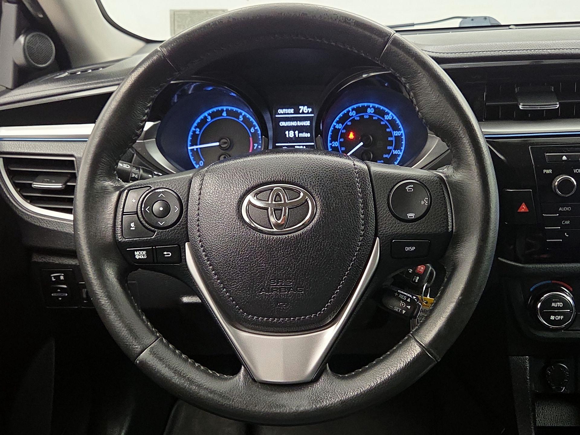 Thumbnail: 2015 Toyota Corolla - 10