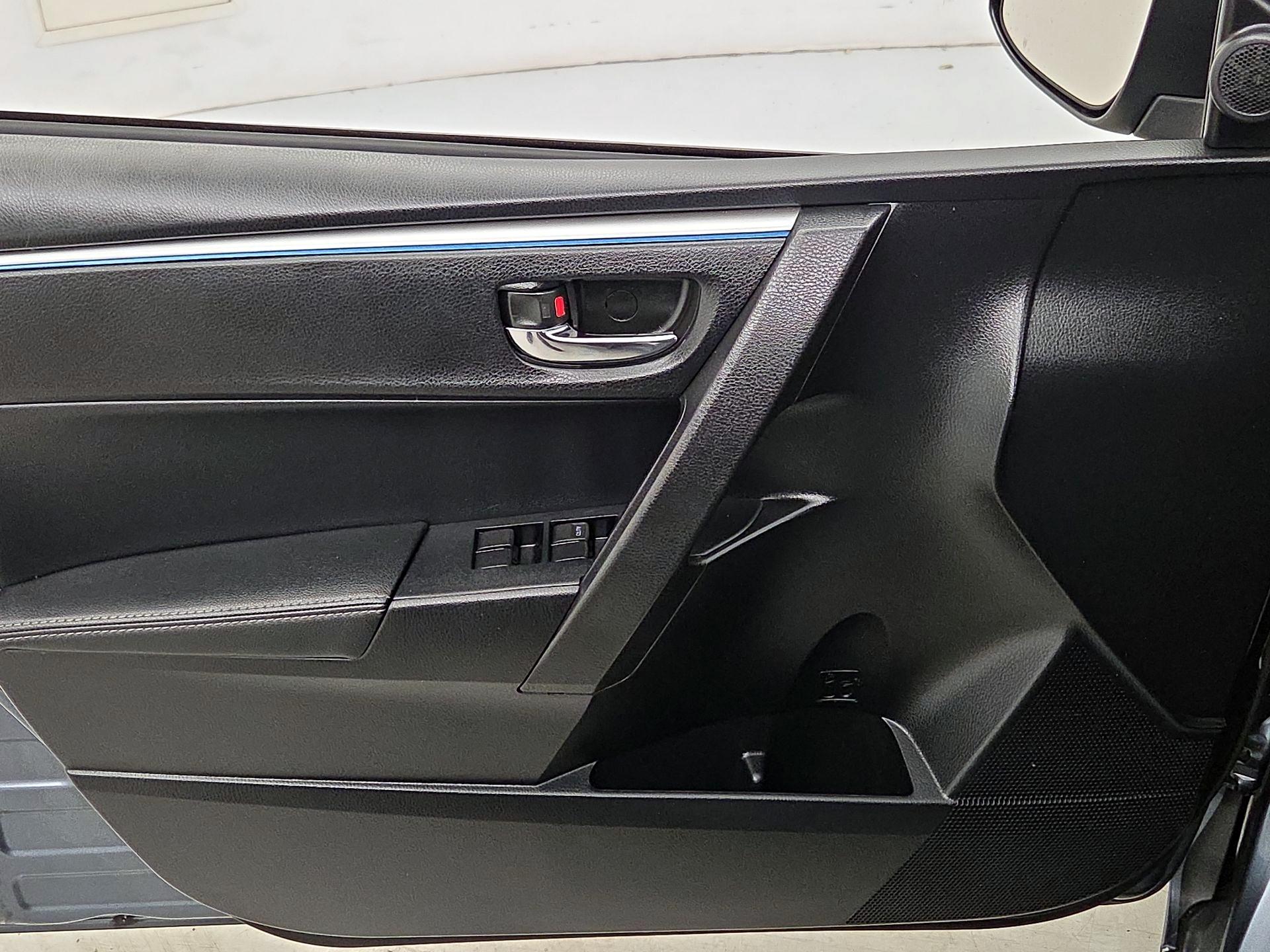 Thumbnail: 2015 Toyota Corolla - 12