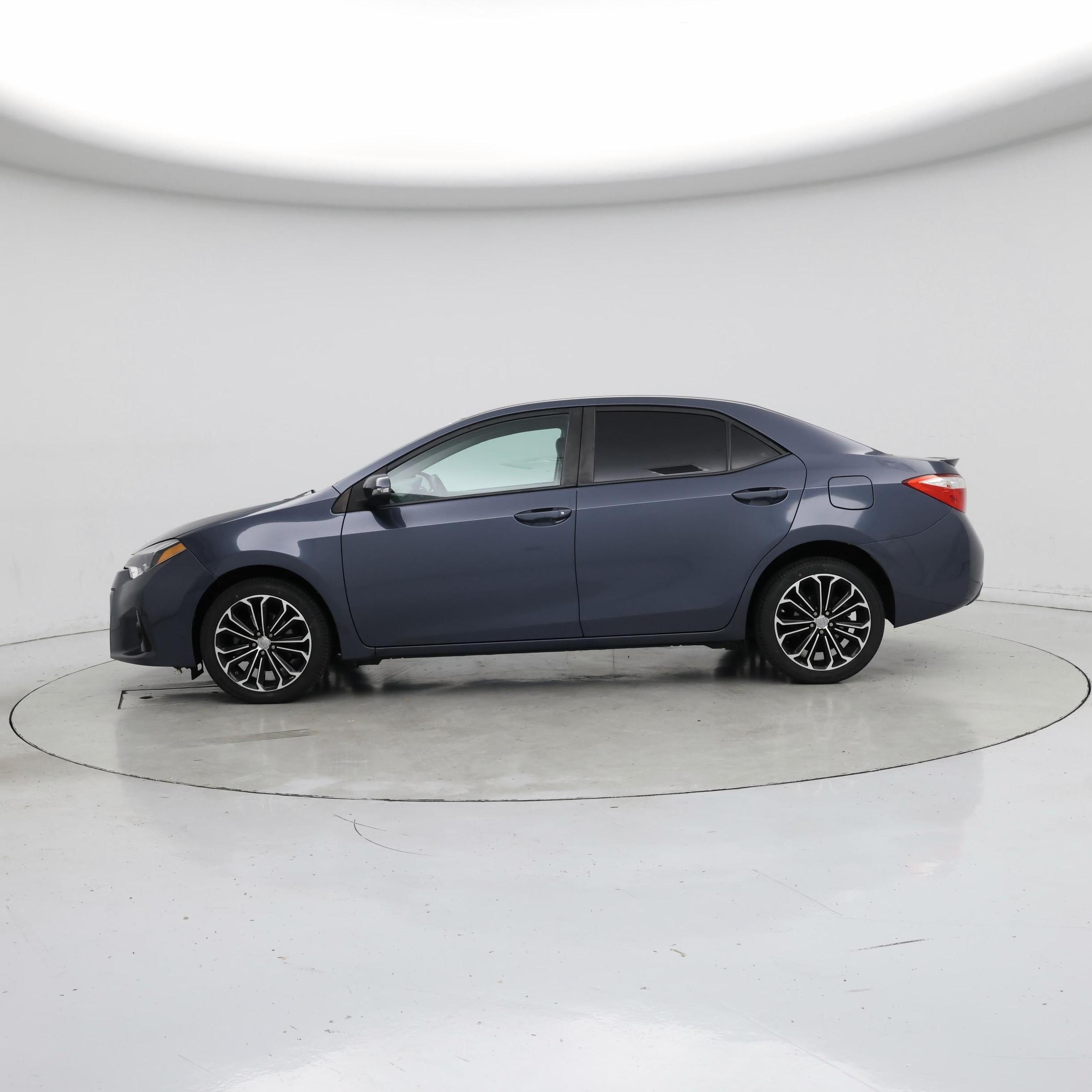 Thumbnail: 2015 Toyota Corolla - 3