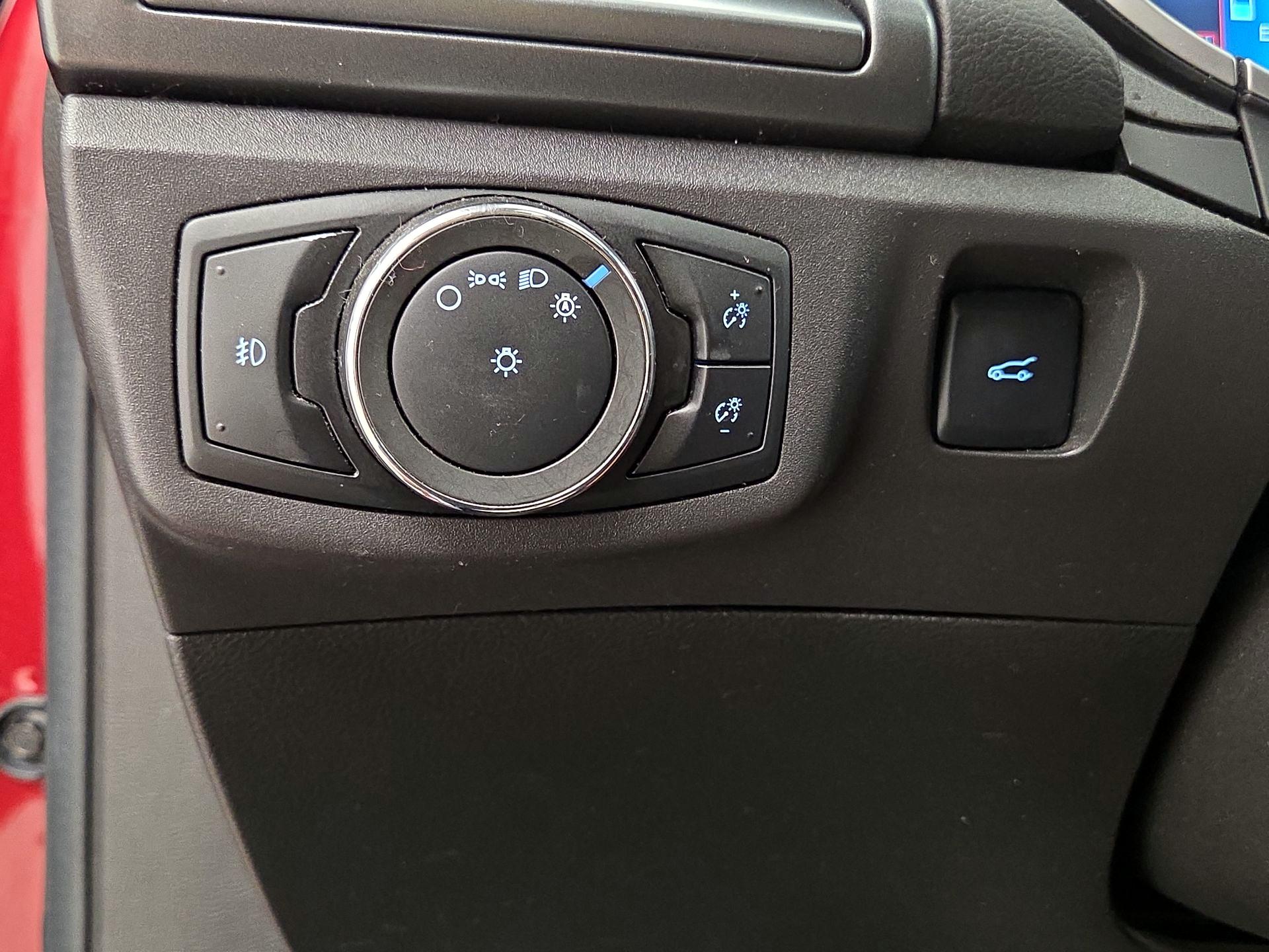 Thumbnail: 2015 Ford Fusion - 13