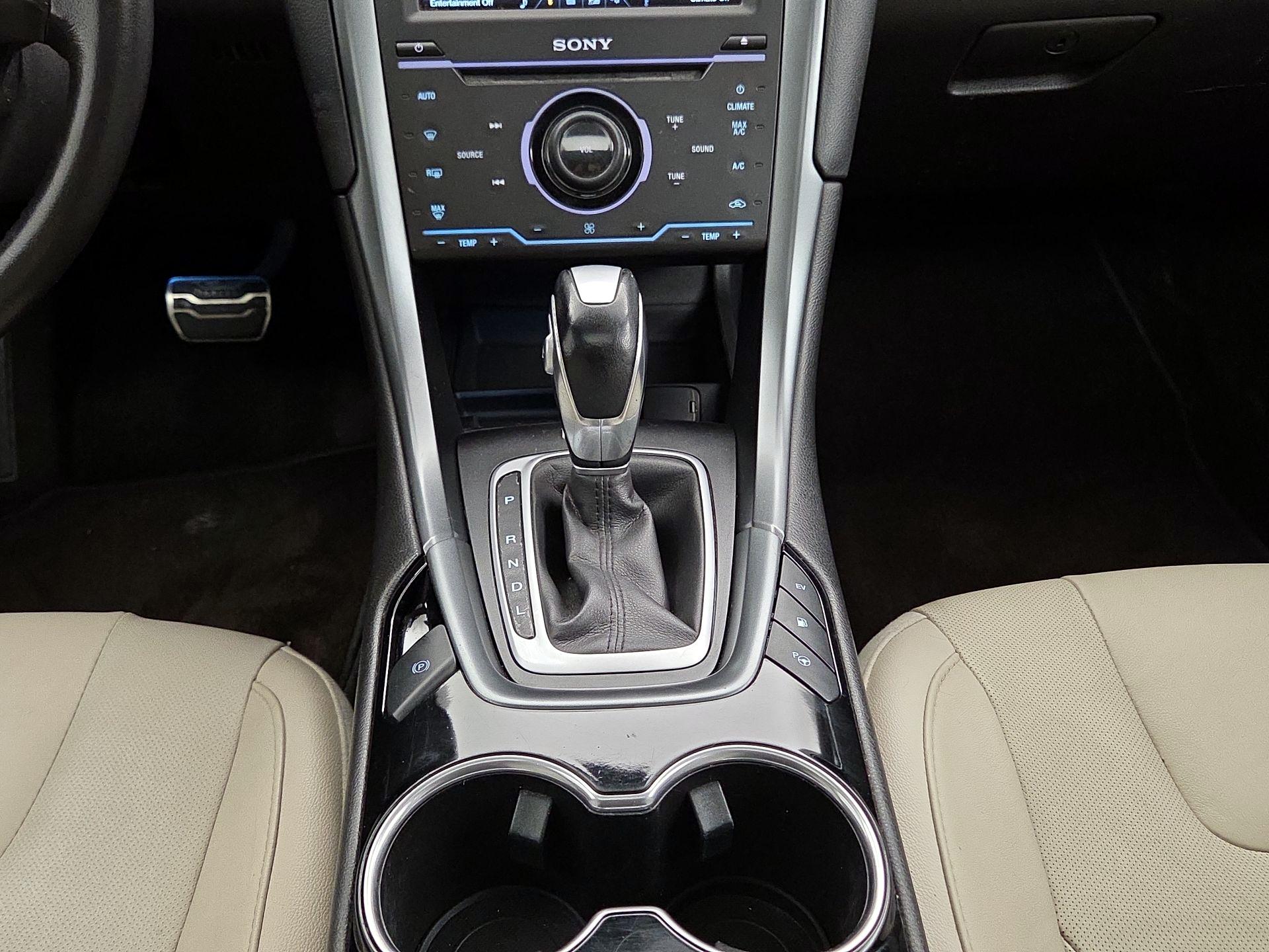 Thumbnail: 2015 Ford Fusion - 18