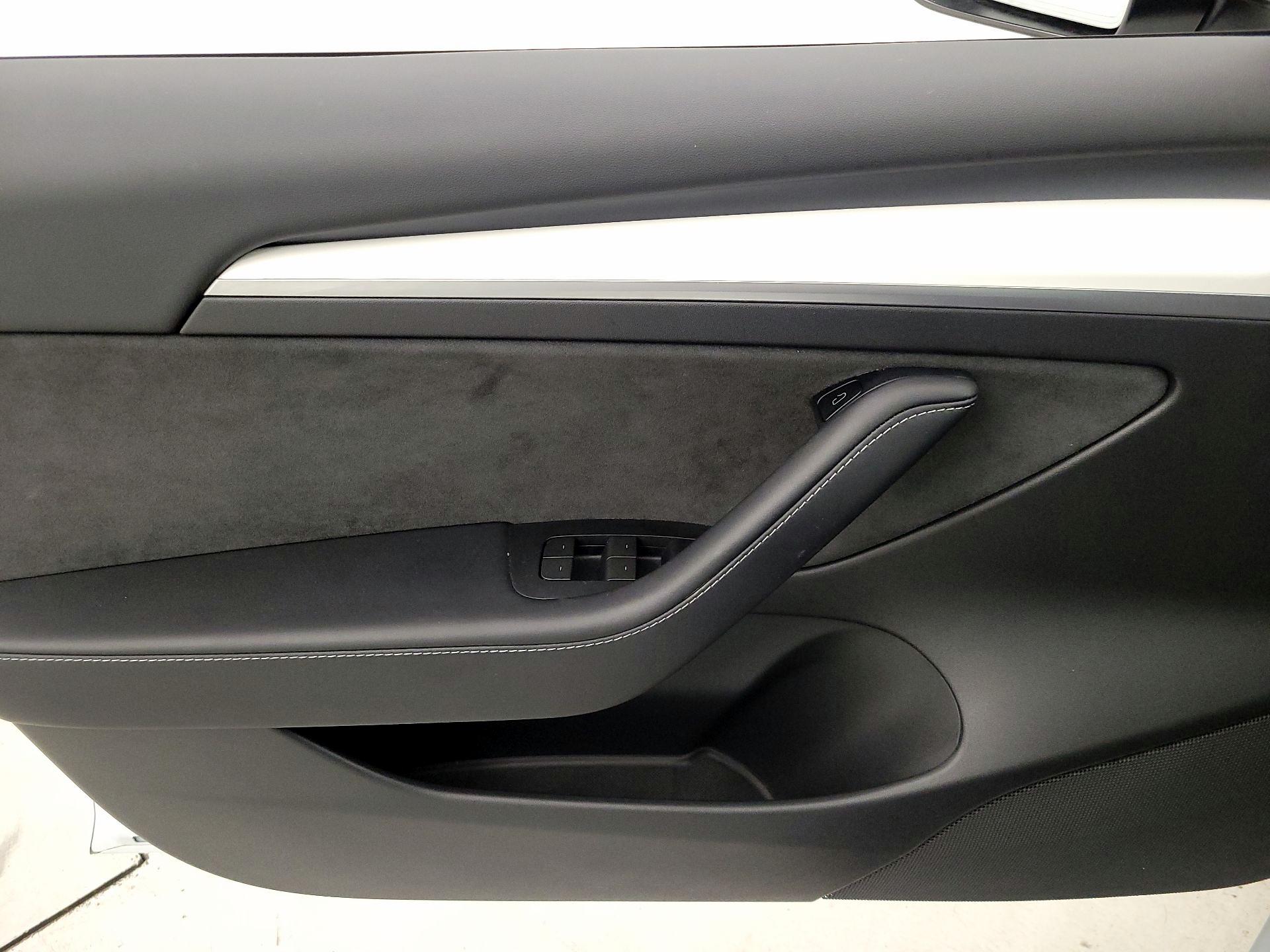 Thumbnail: 2022 Tesla Model 3 - 12