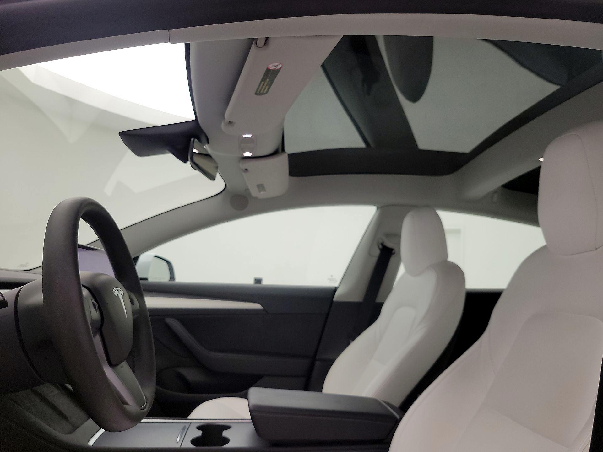 Thumbnail: 2022 Tesla Model 3 - 18