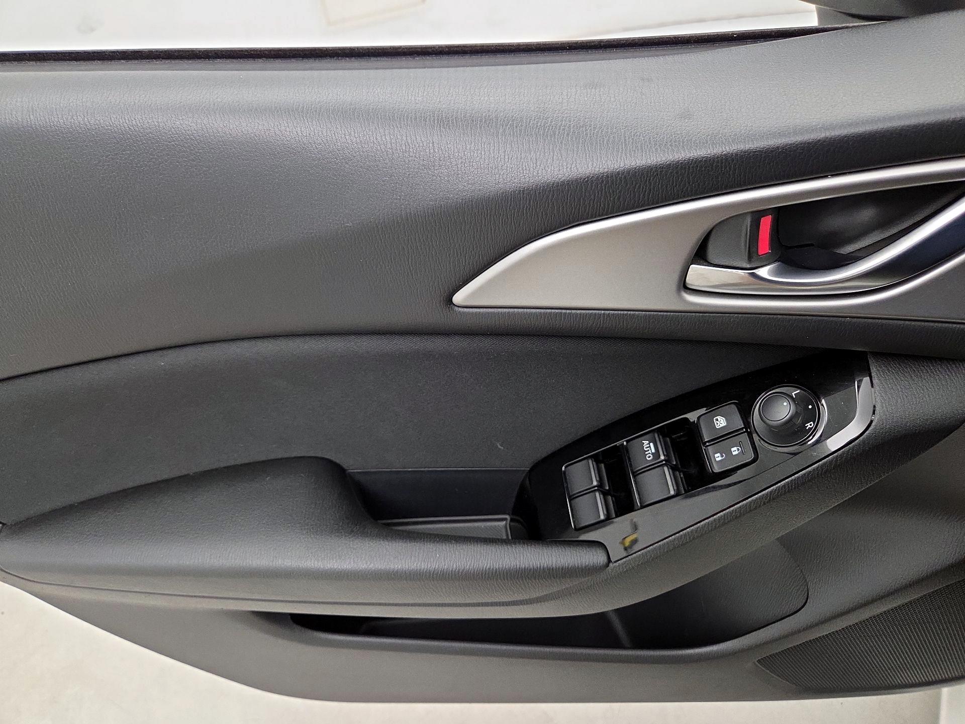 Thumbnail: 2017 Mazda Mazda3 - 12