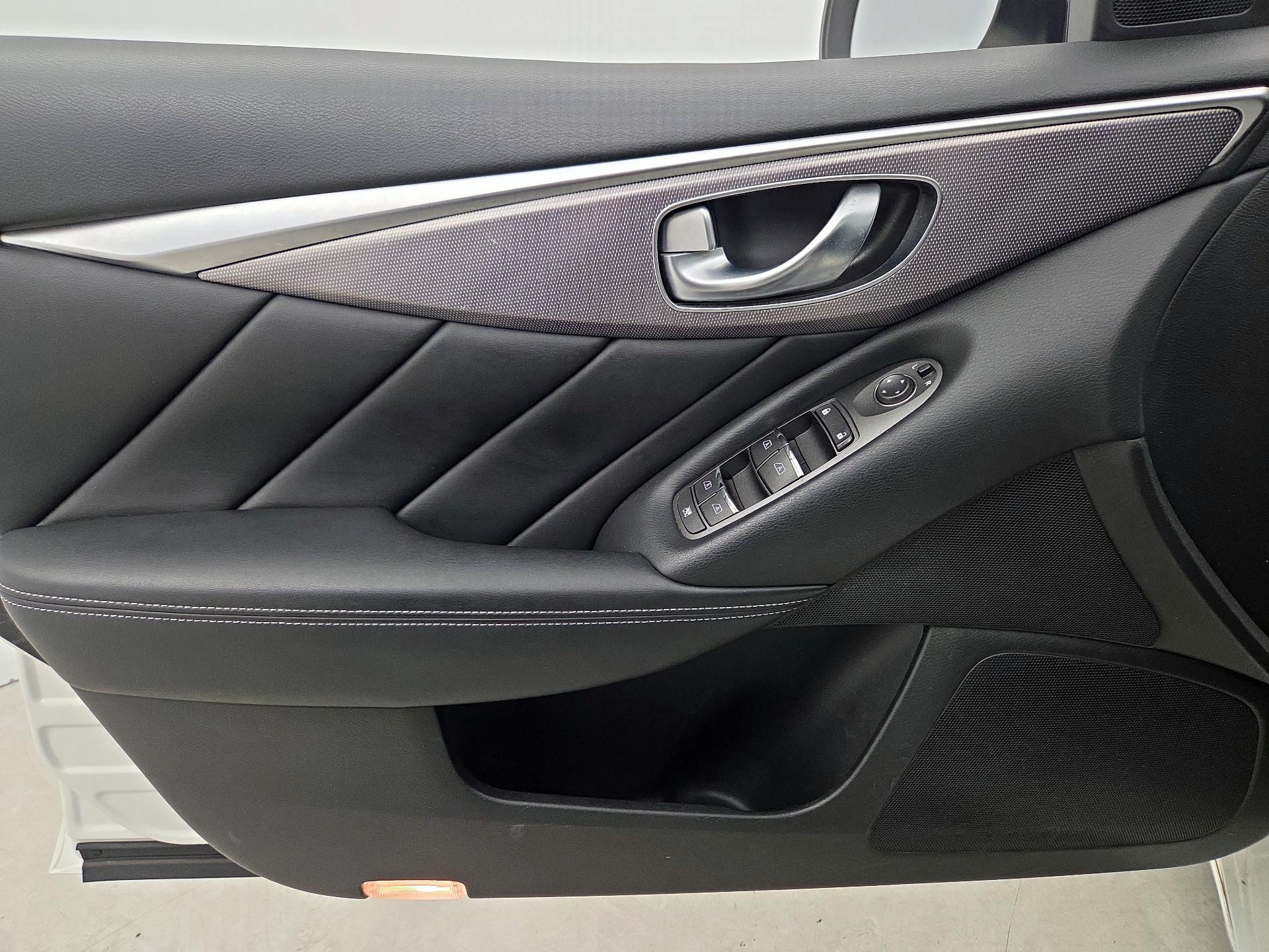 Thumbnail: 2014 INFINITI Q50 - 12