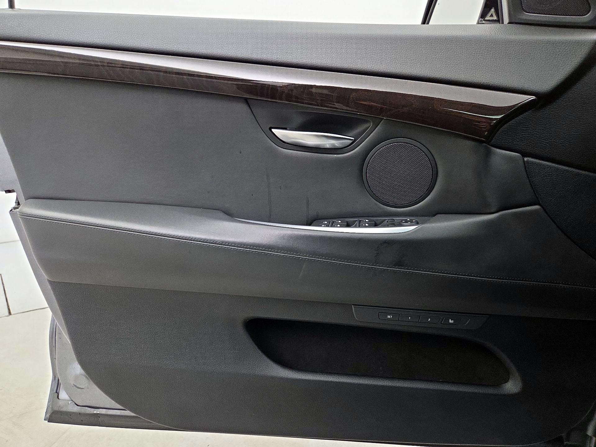 Thumbnail: 2016 BMW 5 Series - 12