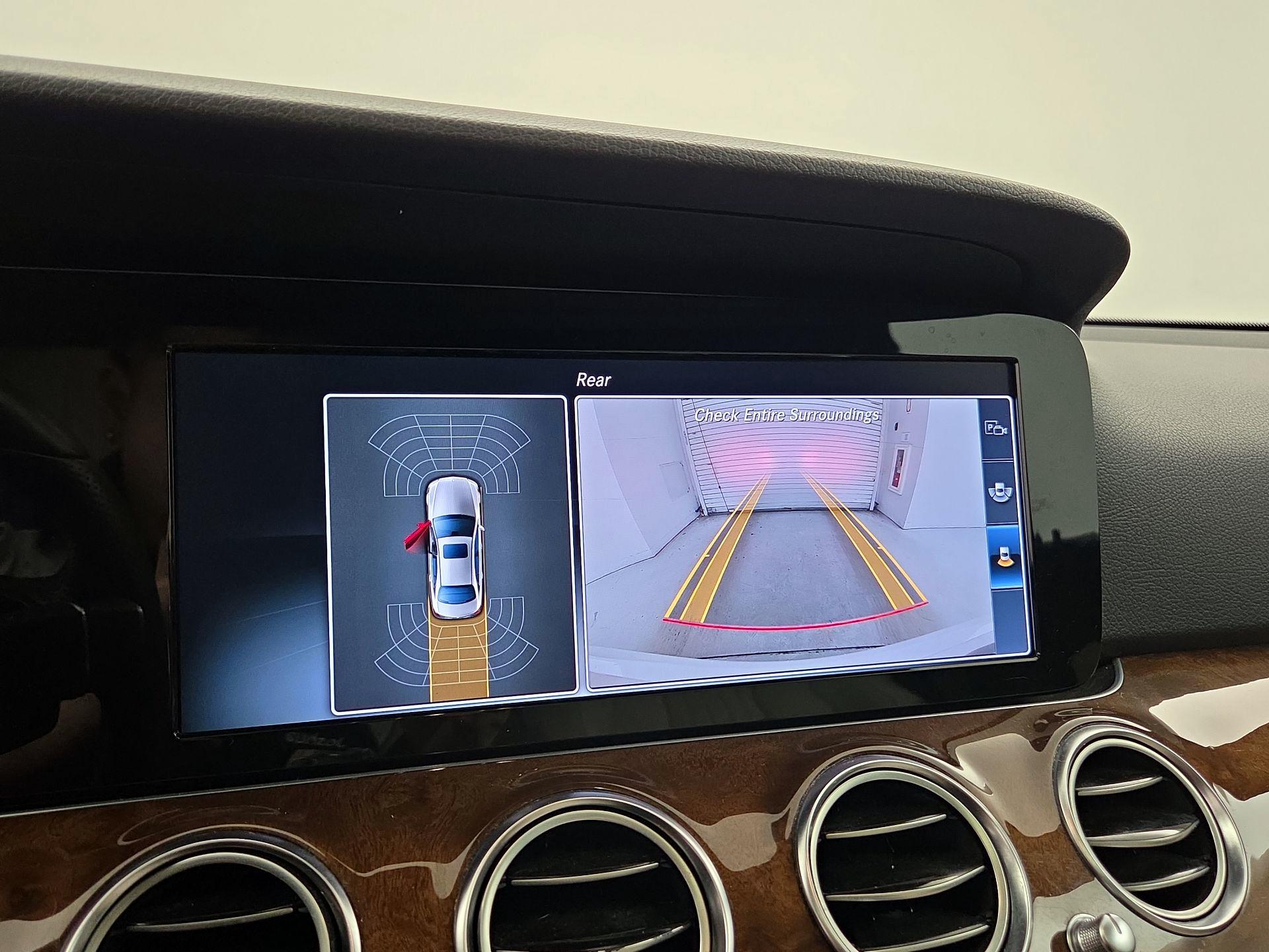 Thumbnail: 2017 Mercedes-Benz E-Class - 15
