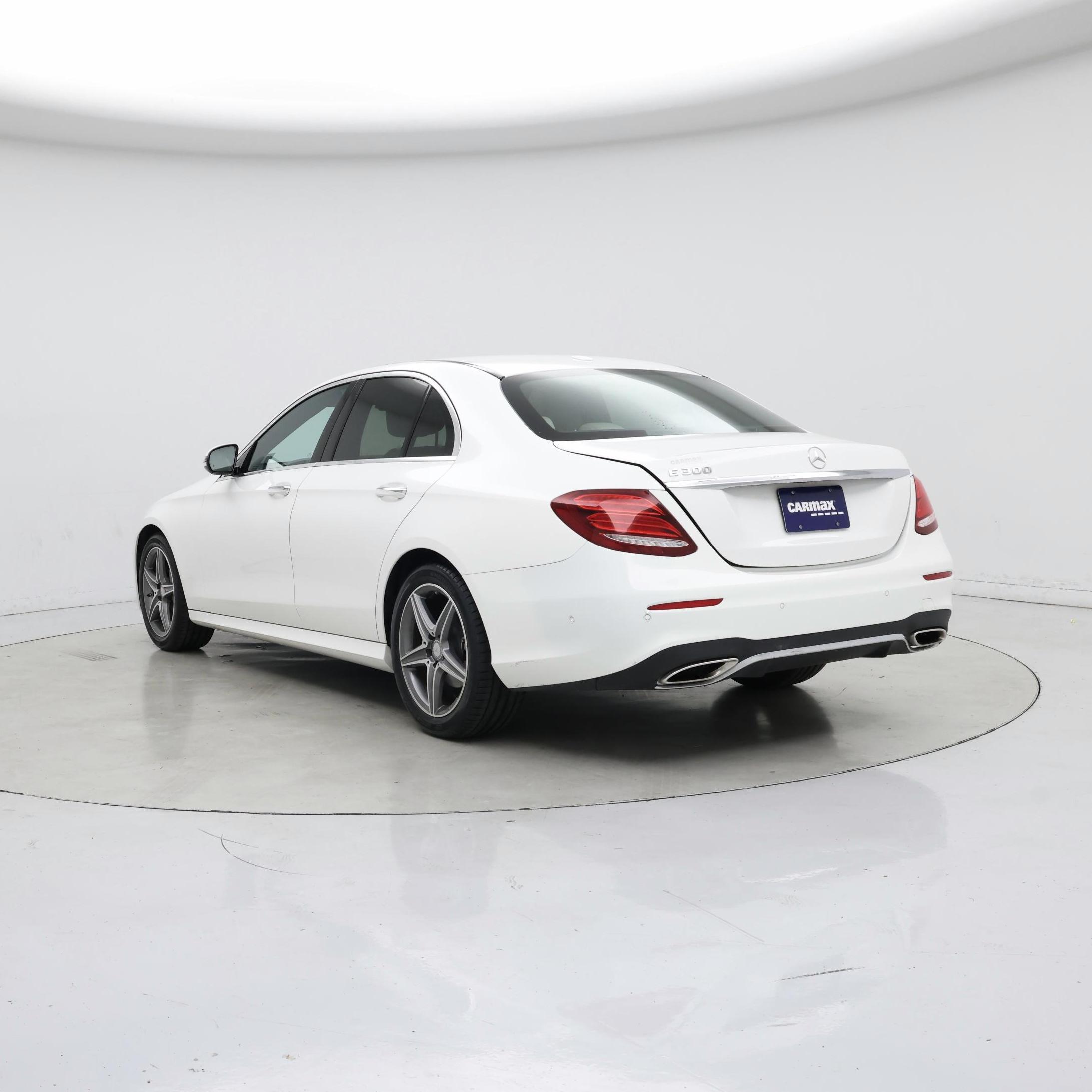 Thumbnail: 2017 Mercedes-Benz E-Class - 2