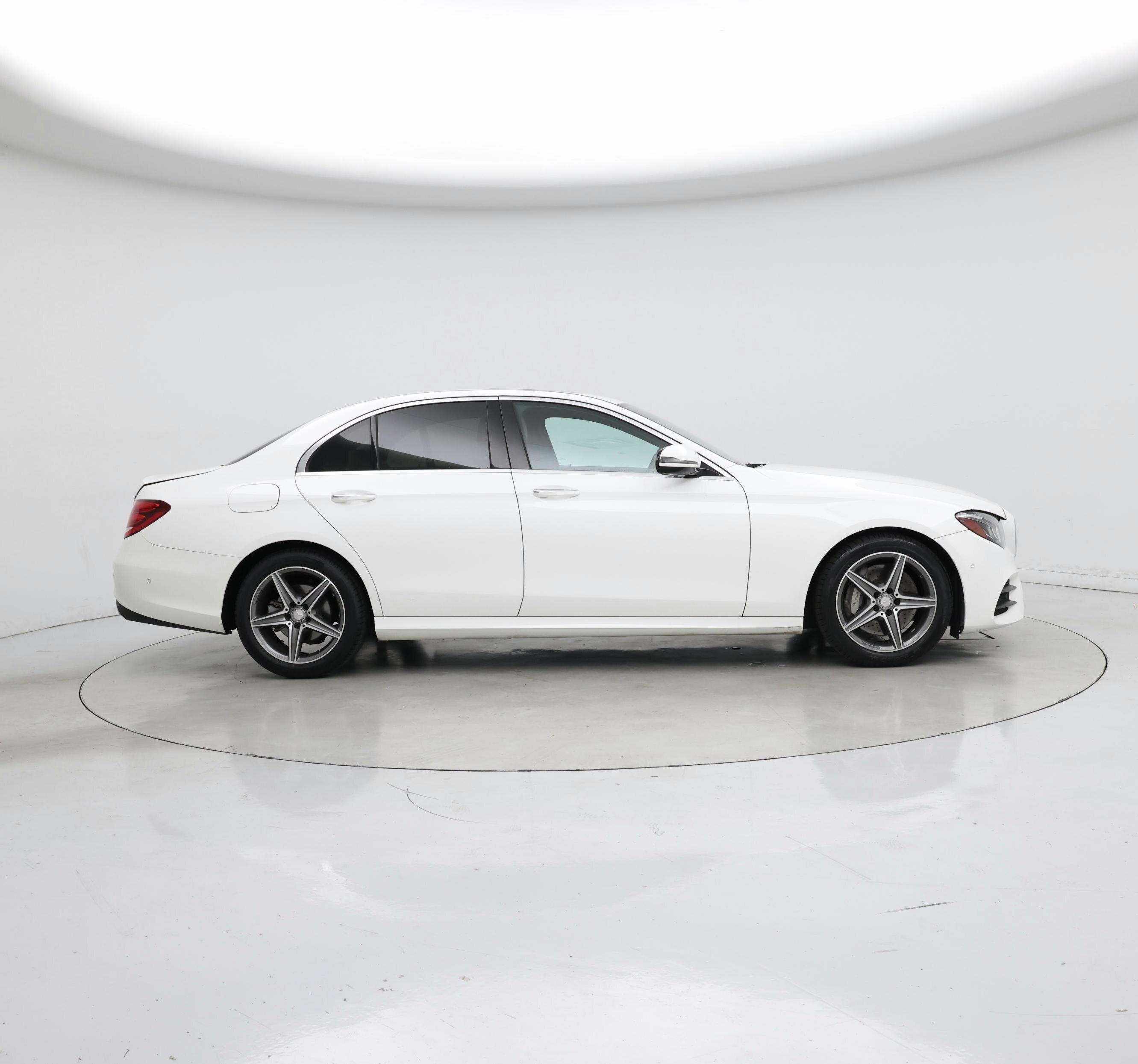 Thumbnail: 2017 Mercedes-Benz E-Class - 7