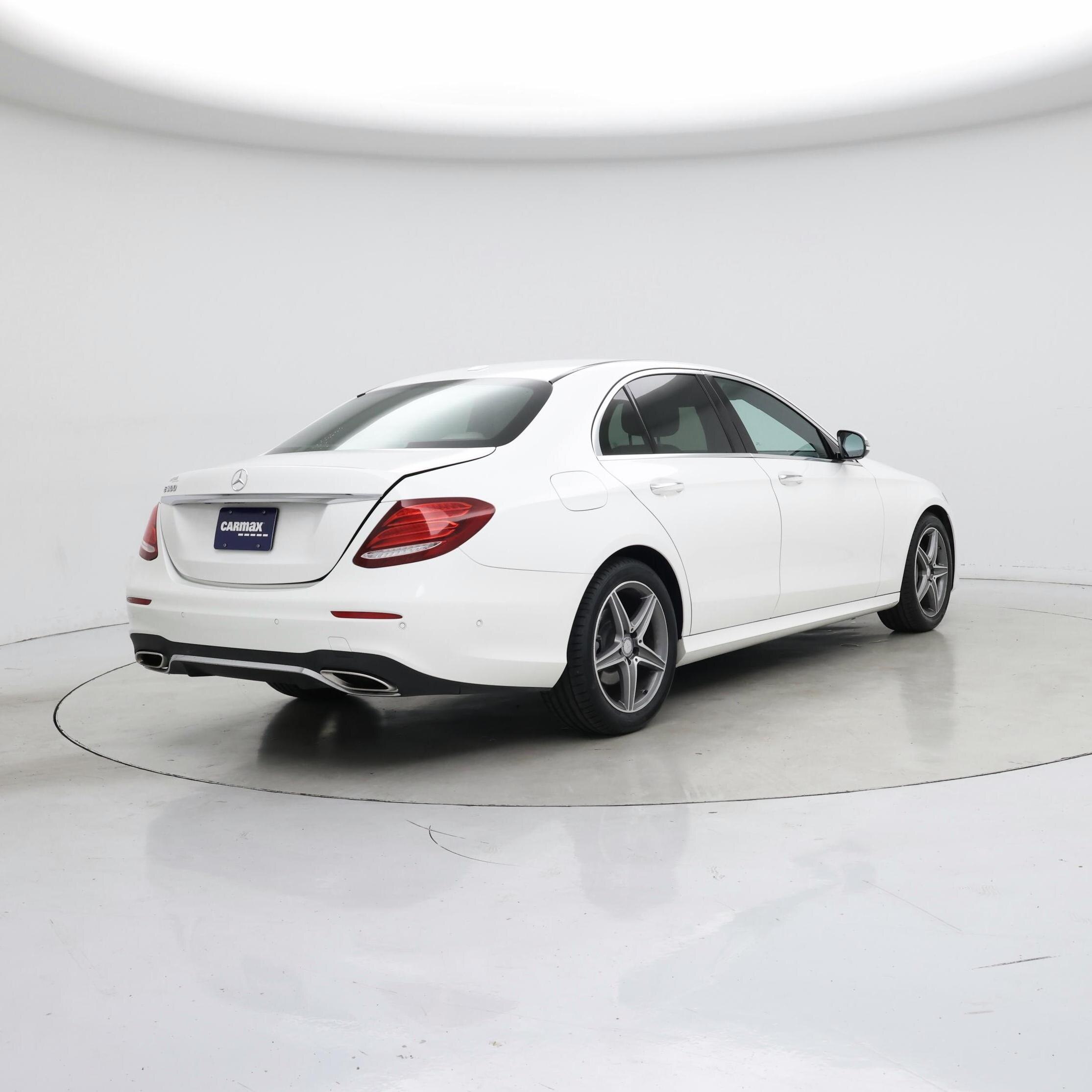 Thumbnail: 2017 Mercedes-Benz E-Class - 8