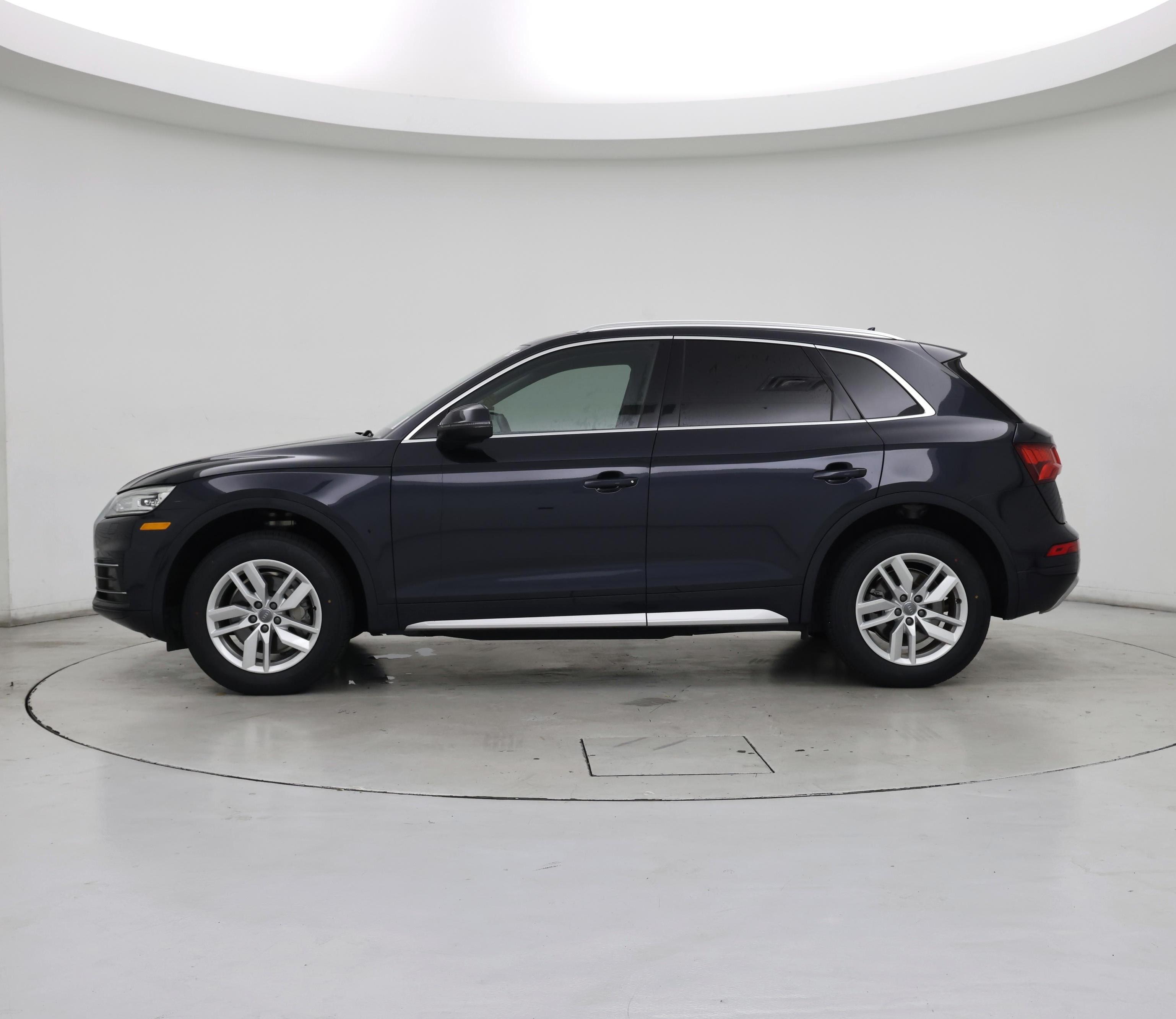 Thumbnail: 2020 Audi Q5 - 3