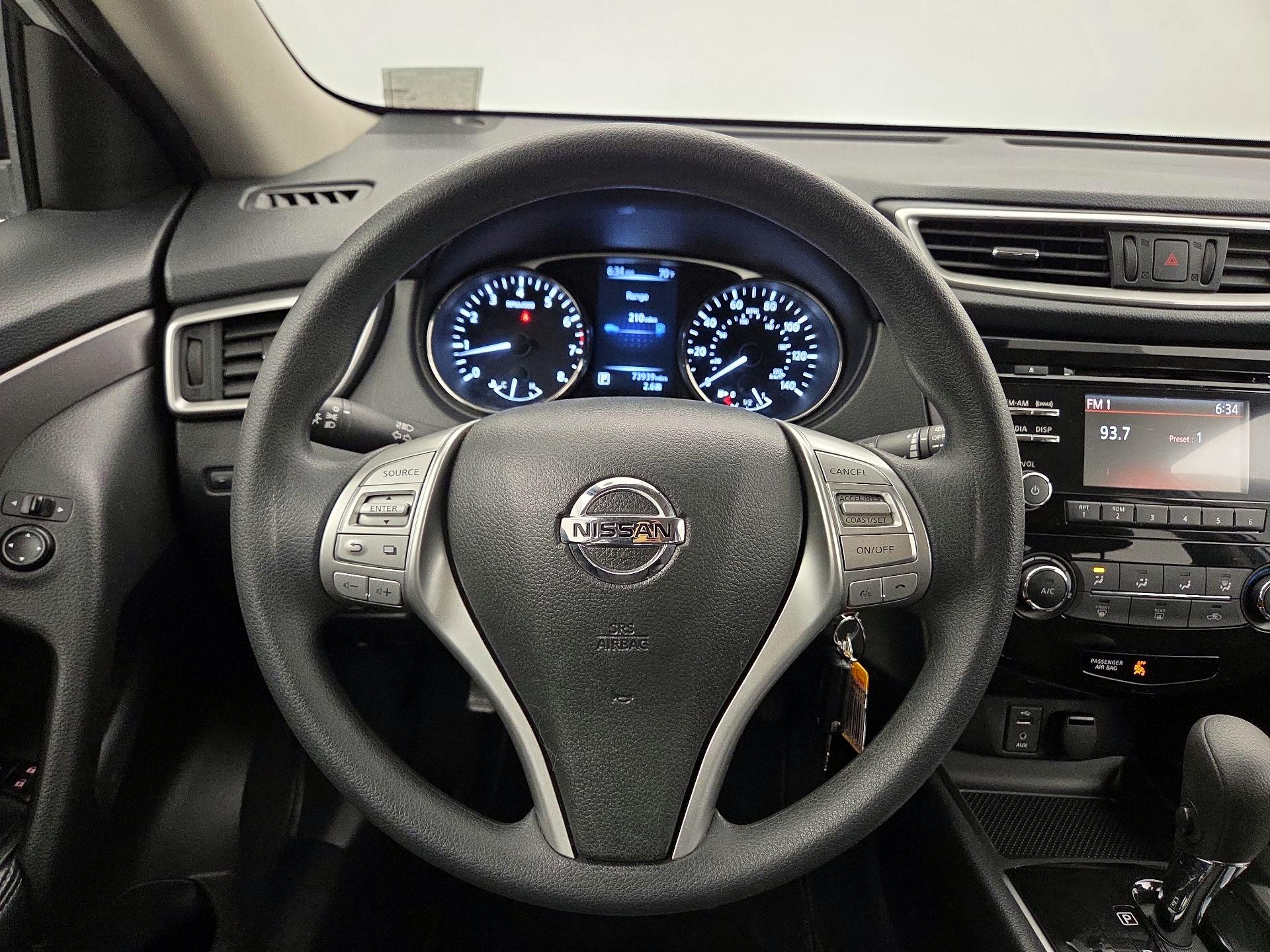 Thumbnail: 2015 Nissan Rogue - 10