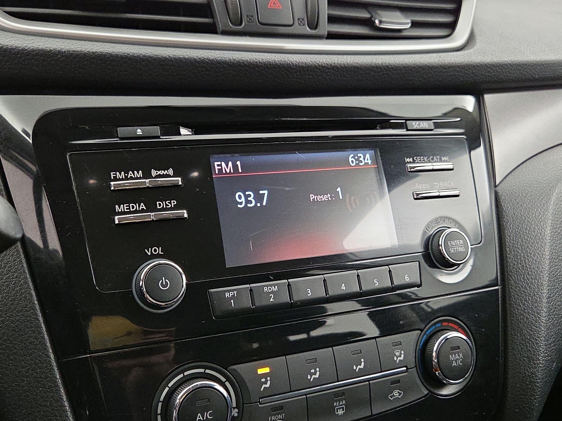 Thumbnail: 2015 Nissan Rogue - 15