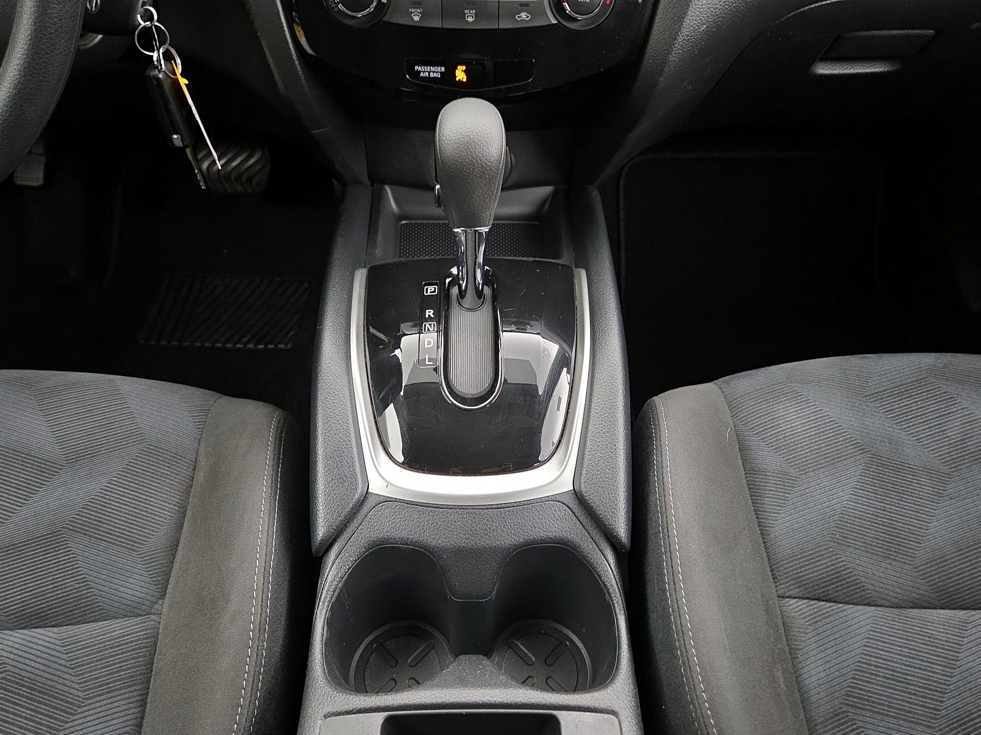 Thumbnail: 2015 Nissan Rogue - 17