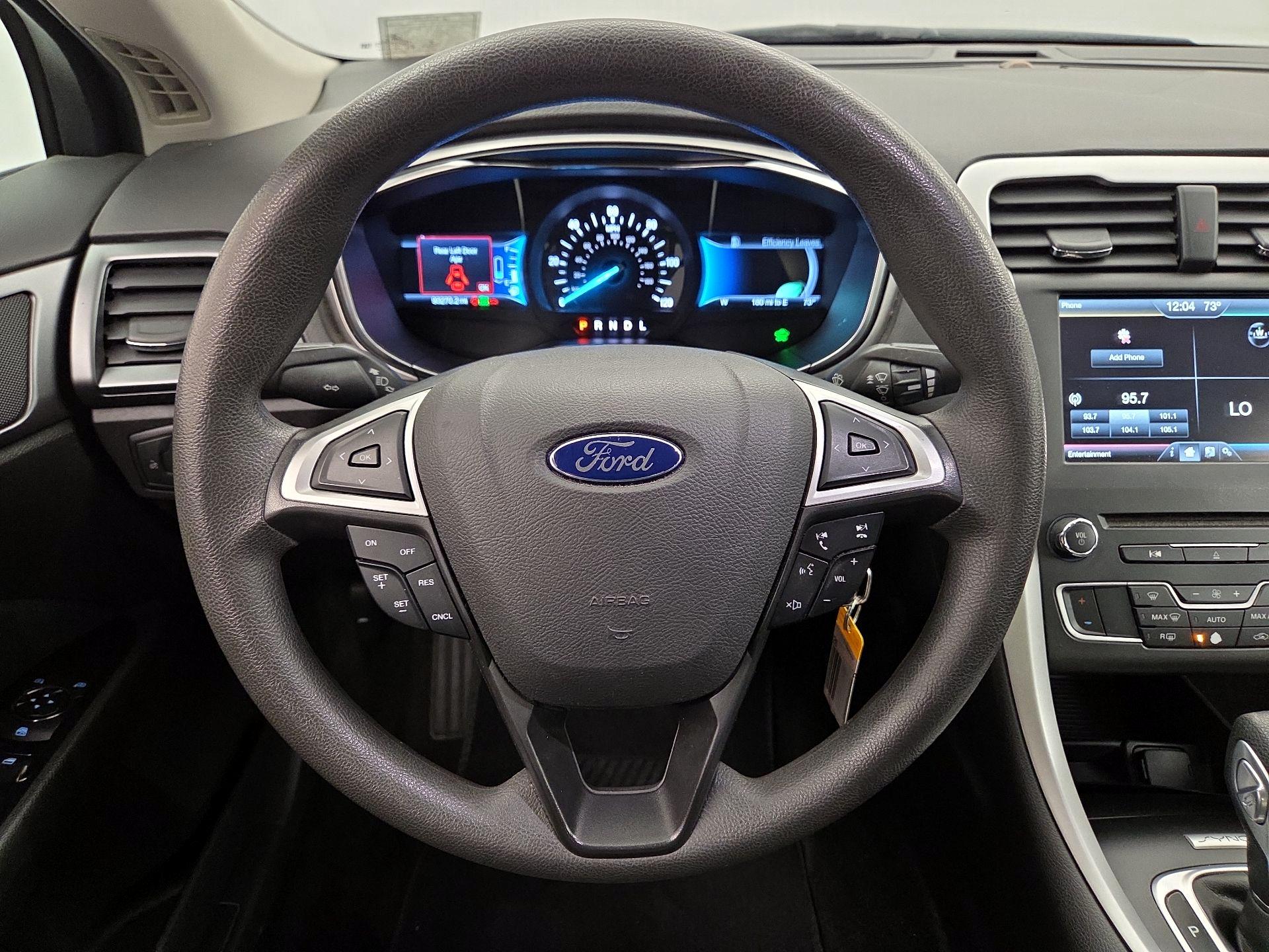Thumbnail: 2016 Ford Fusion - 10