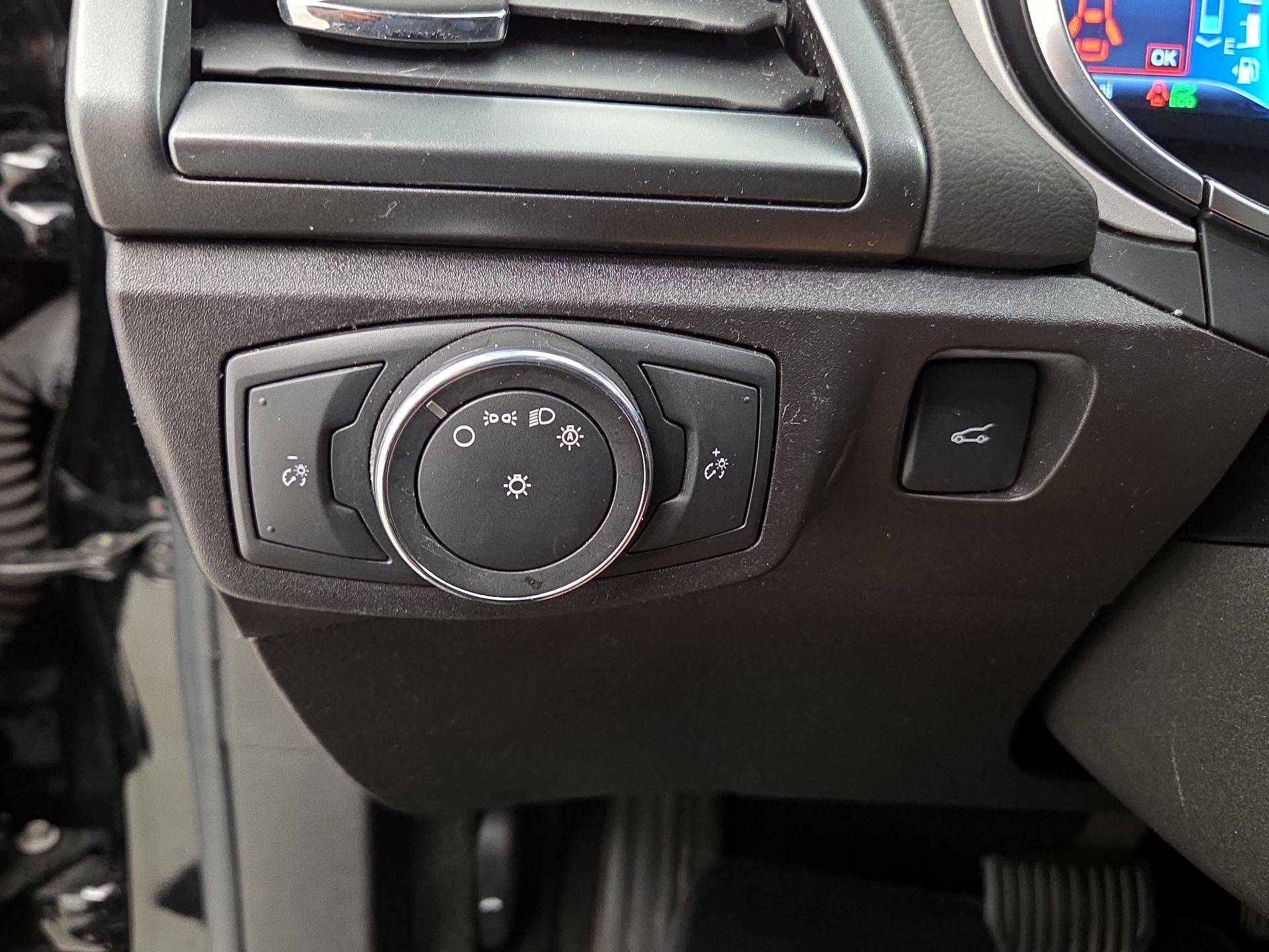 Thumbnail: 2016 Ford Fusion - 13