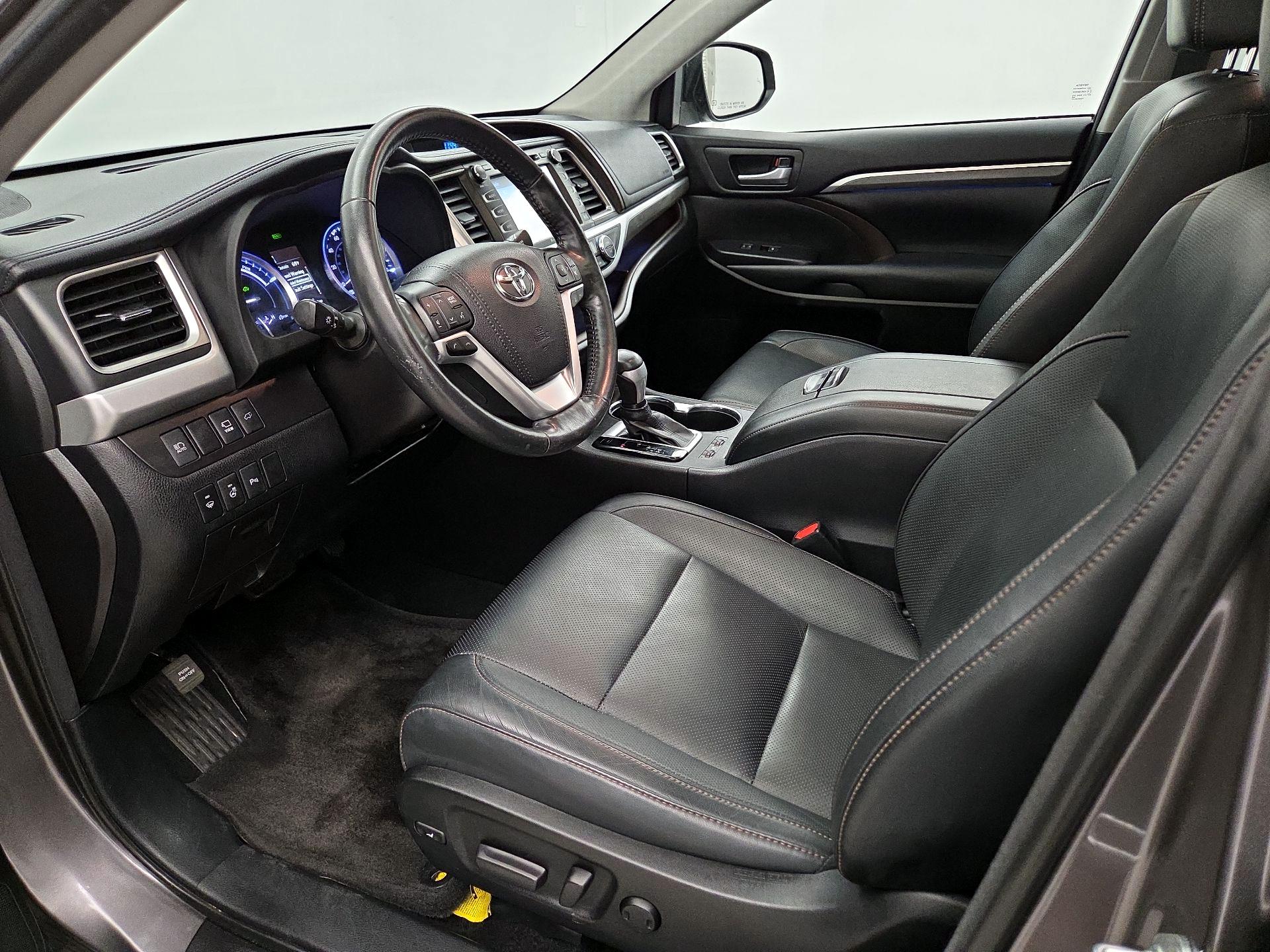 Thumbnail: 2018 Toyota Highlander - 11