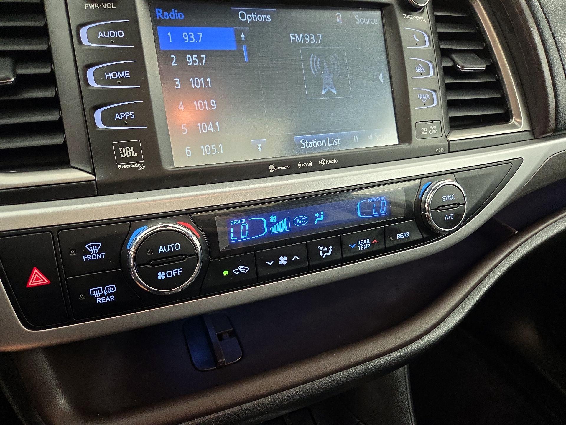 Thumbnail: 2018 Toyota Highlander - 16