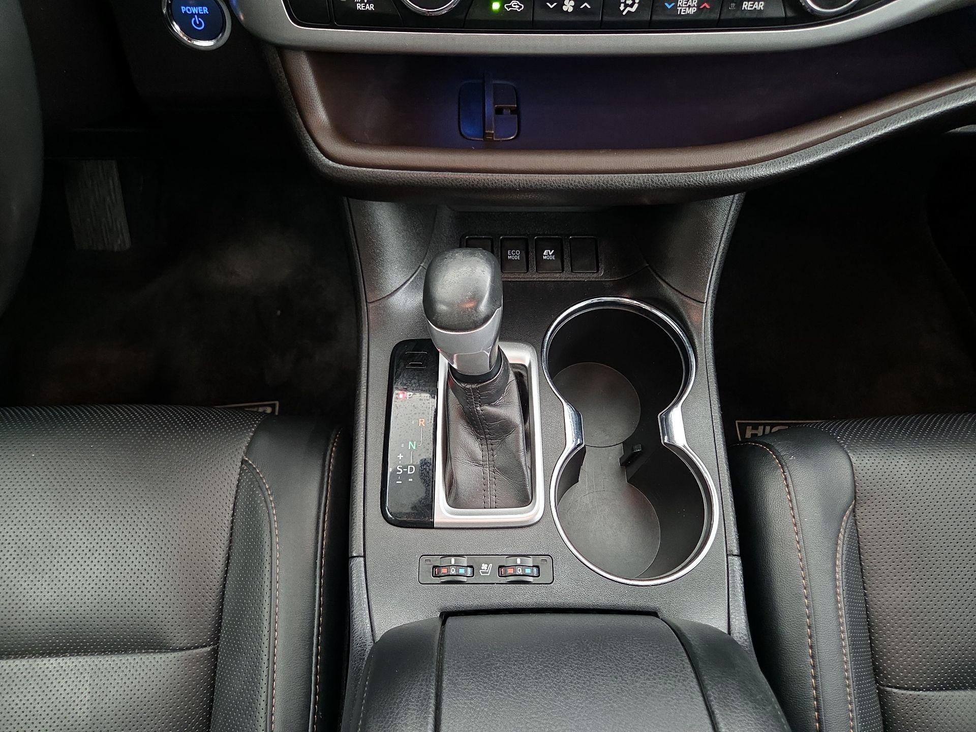 Thumbnail: 2018 Toyota Highlander - 17