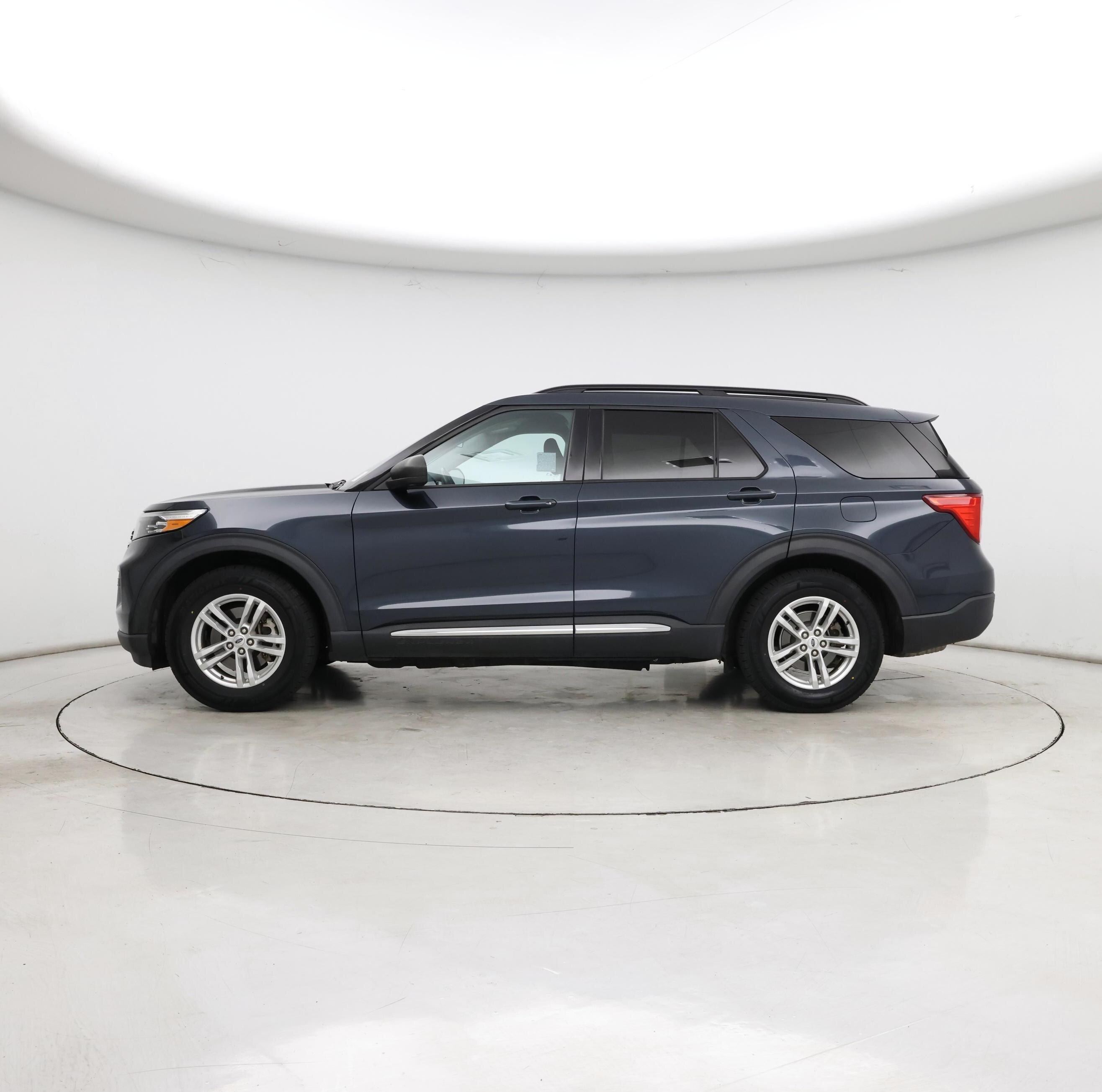 Thumbnail: 2022 Ford Explorer - 3