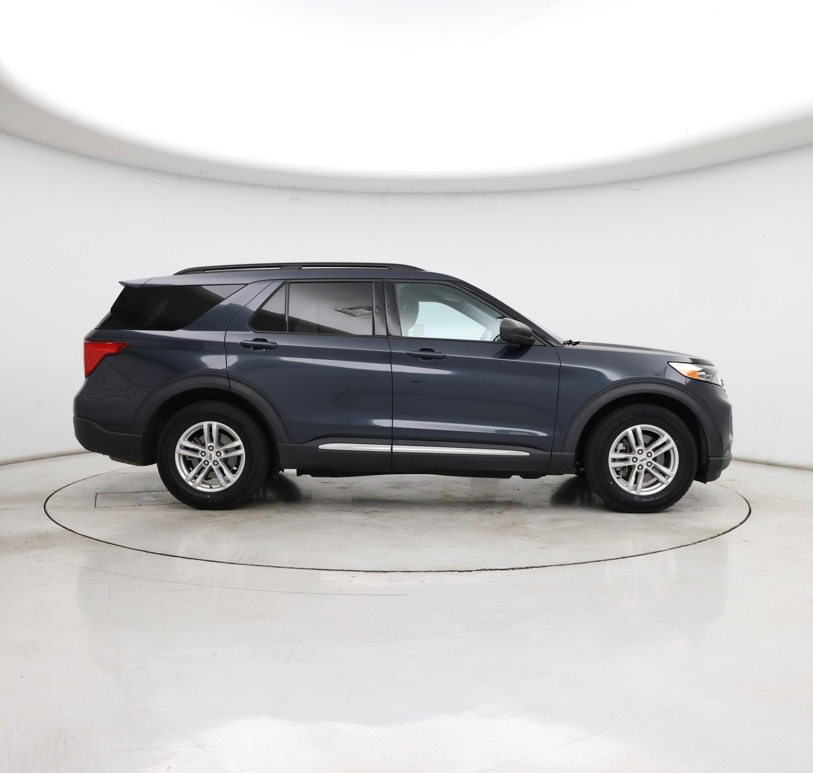 Thumbnail: 2022 Ford Explorer - 7