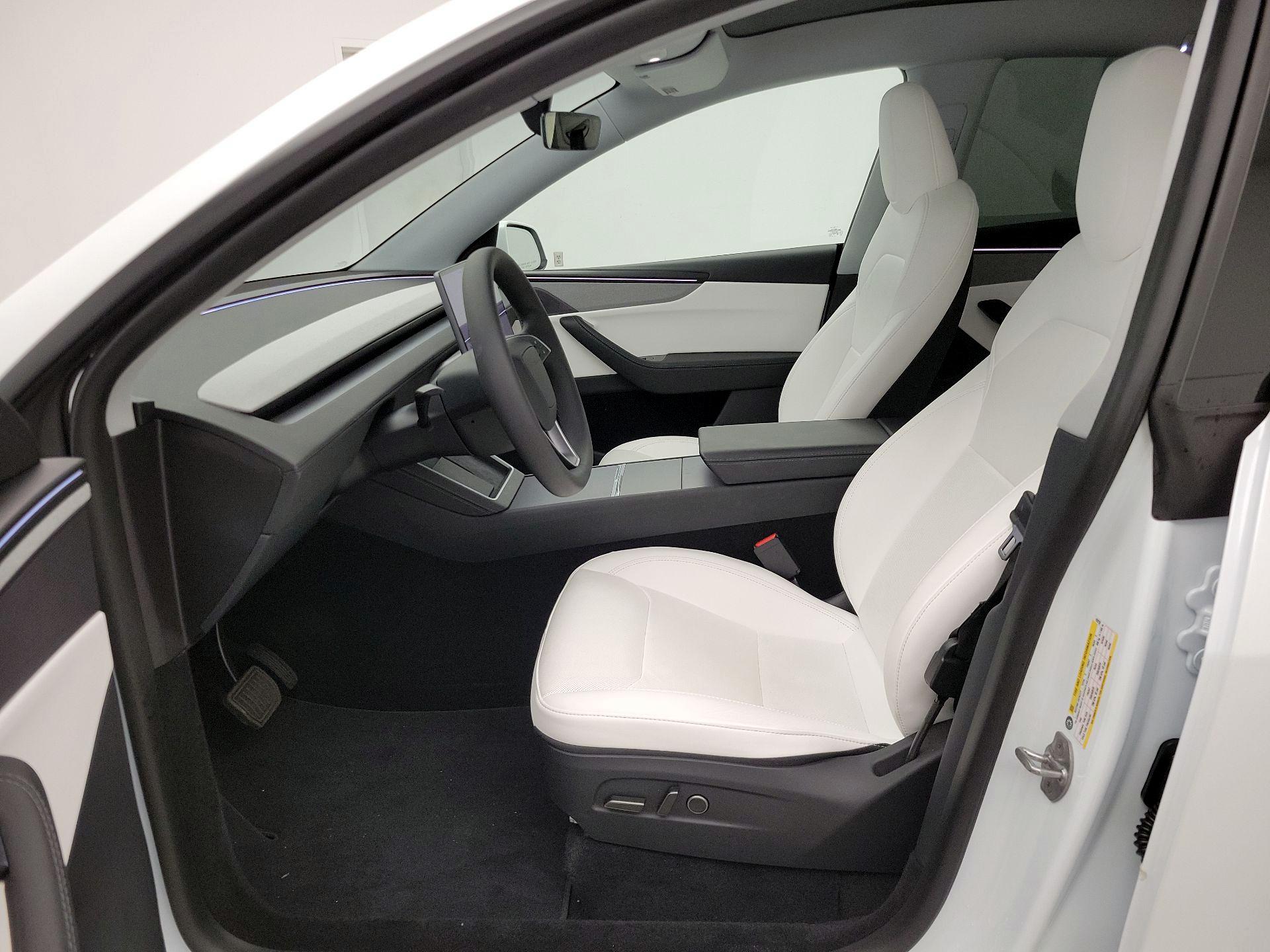 Thumbnail: 2026 Tesla Model Y - 11