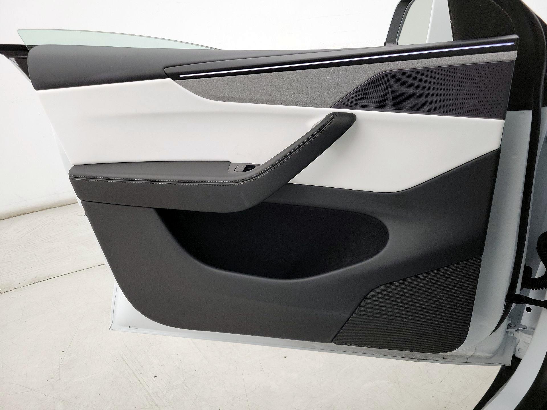 Thumbnail: 2026 Tesla Model Y - 12