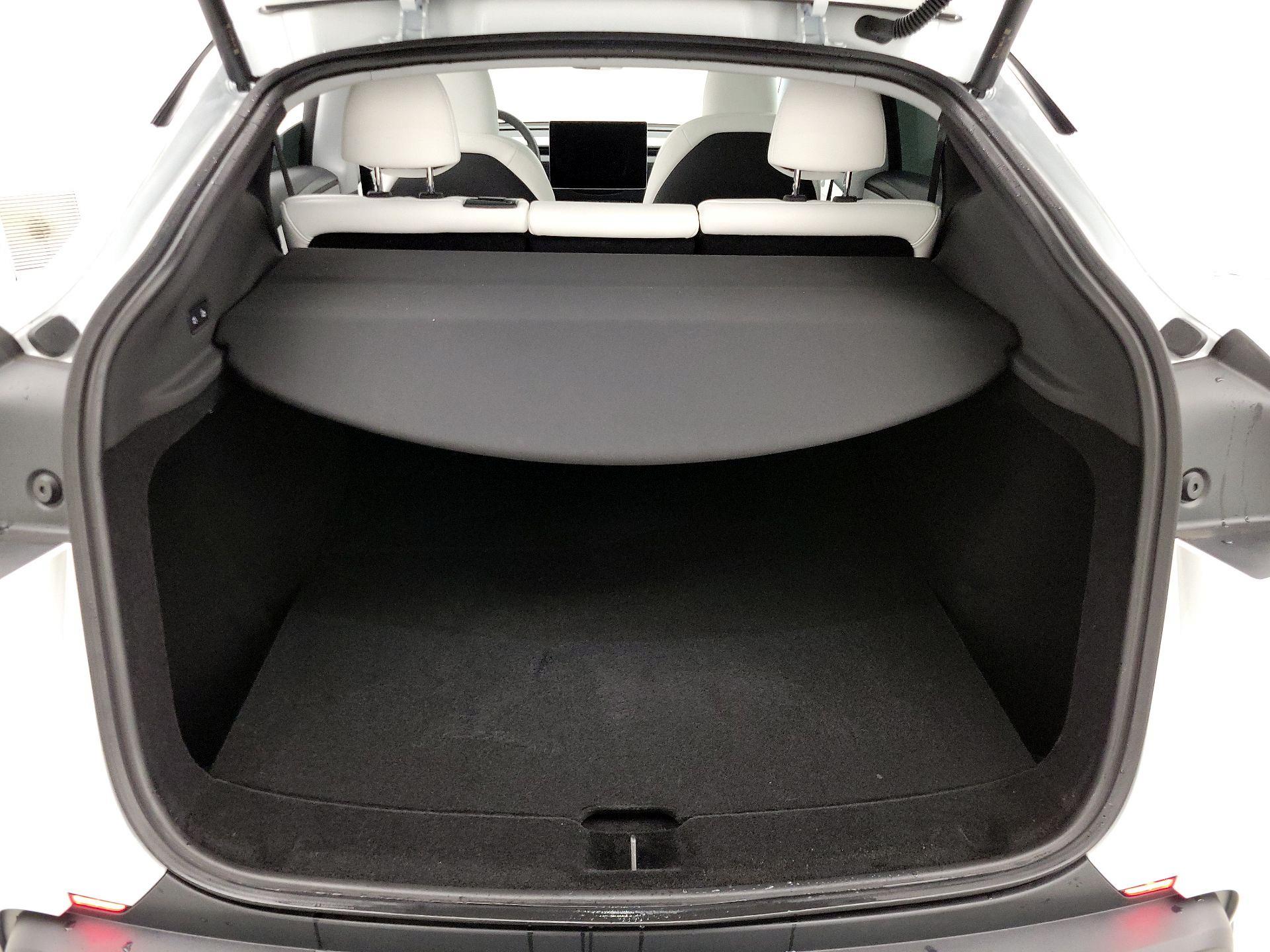 Thumbnail: 2026 Tesla Model Y - 19