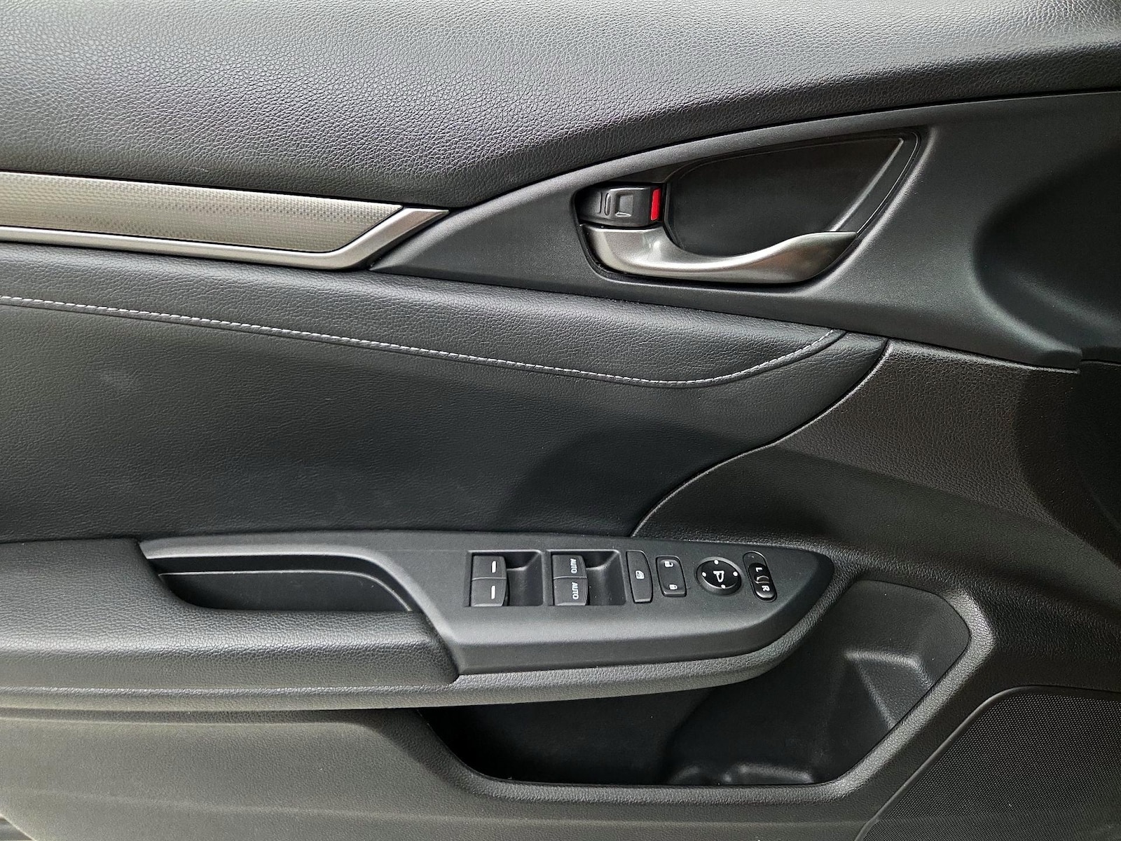 2019 Honda Civic Hatchback EX-L - Photo 13
