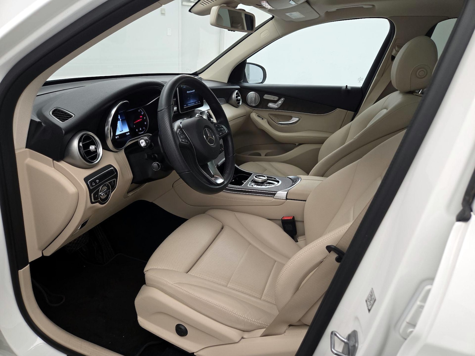 2019 Mercedes-Benz GLC GLC300 - Photo 12