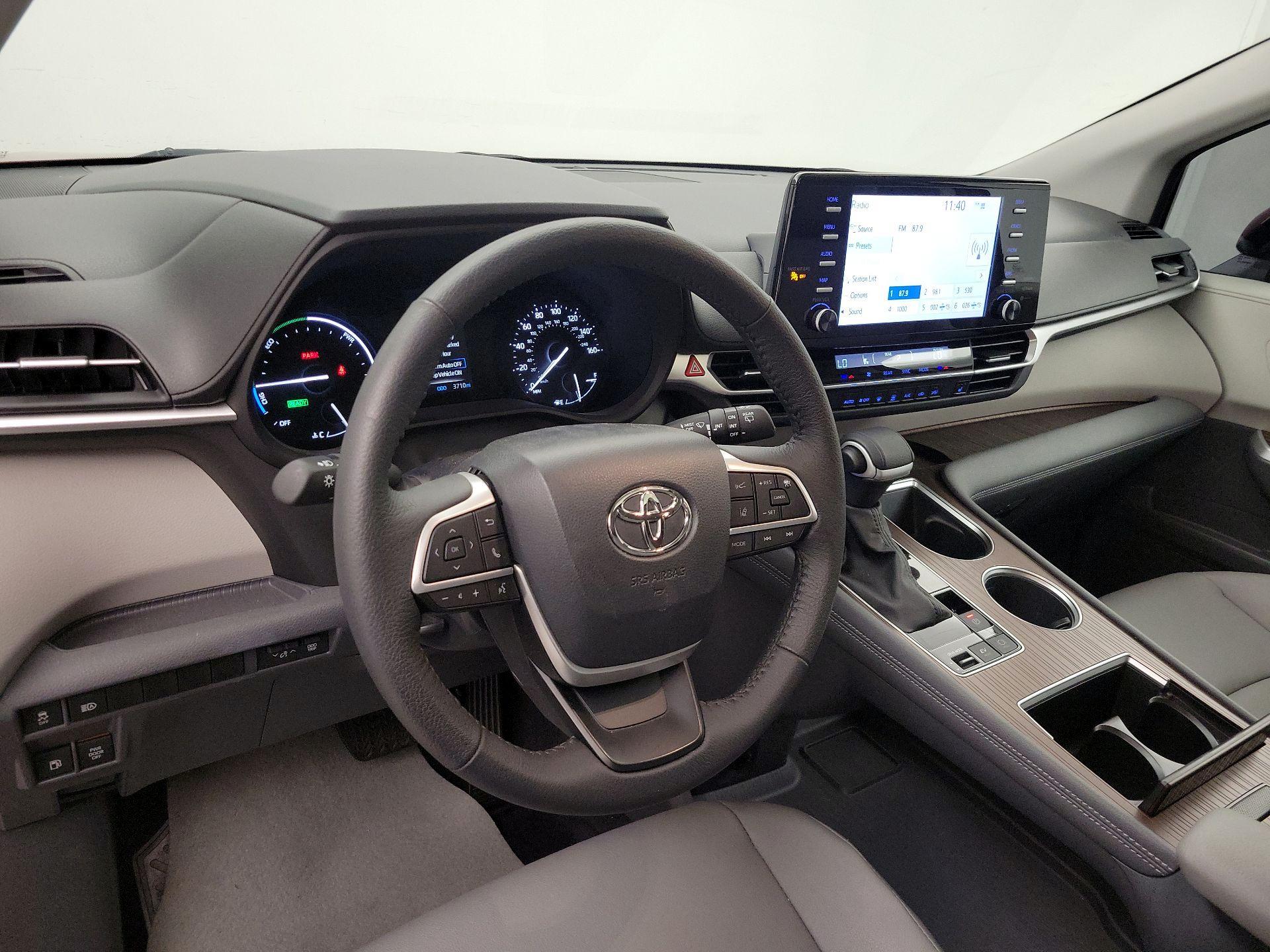 Thumbnail: 2023 Toyota Sienna - 9
