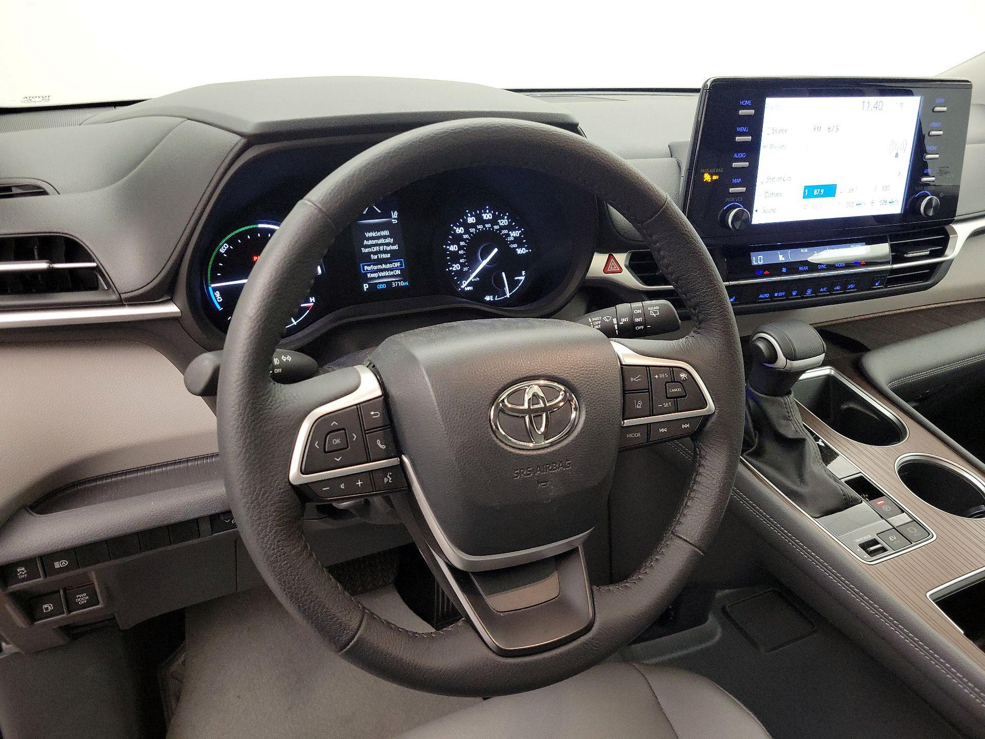 Thumbnail: 2023 Toyota Sienna - 10