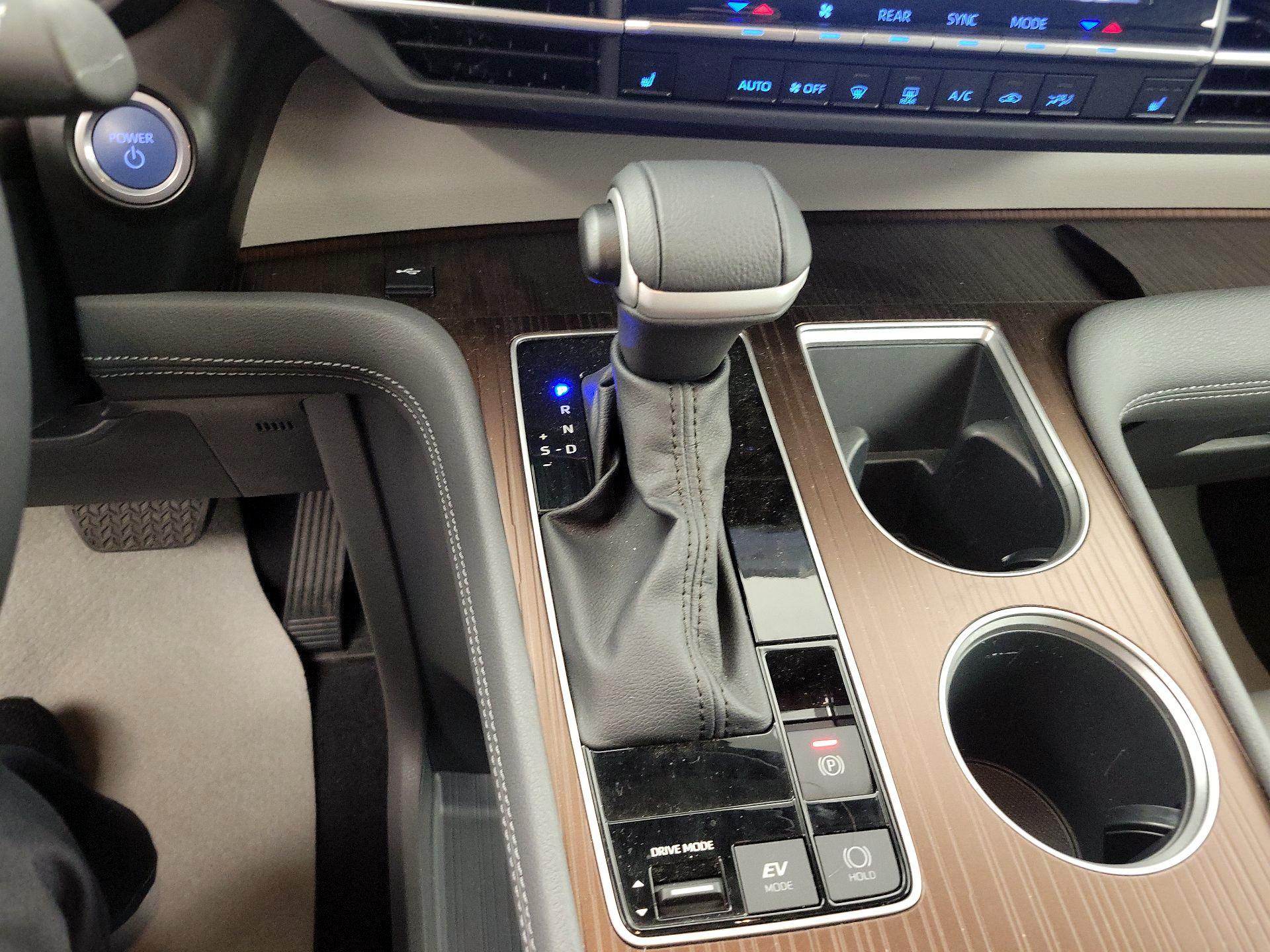 Thumbnail: 2023 Toyota Sienna - 17