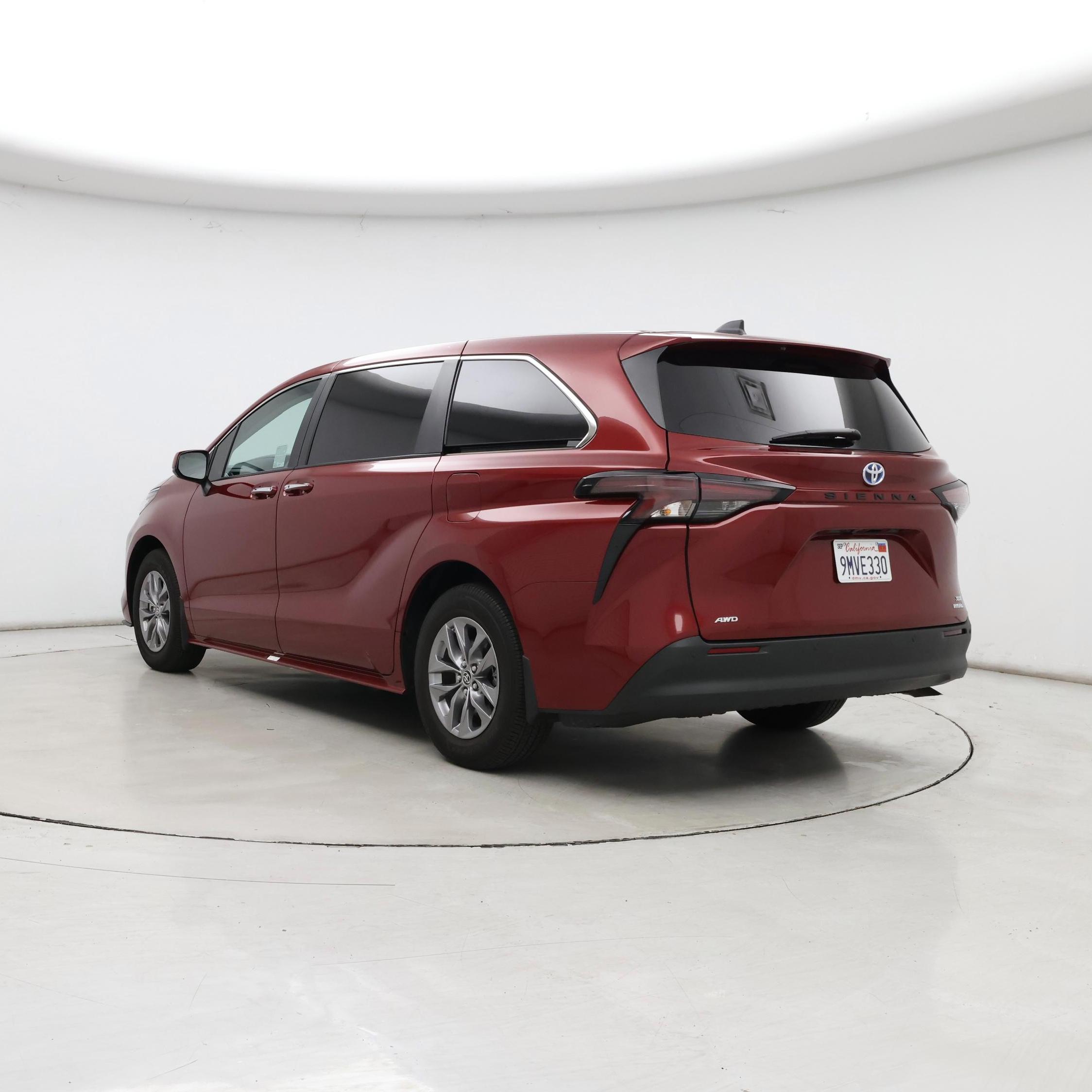 Thumbnail: 2023 Toyota Sienna - 2