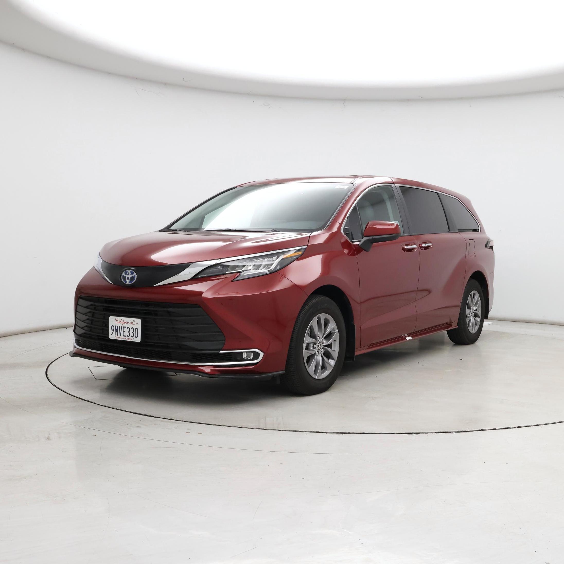 Thumbnail: 2023 Toyota Sienna - 4
