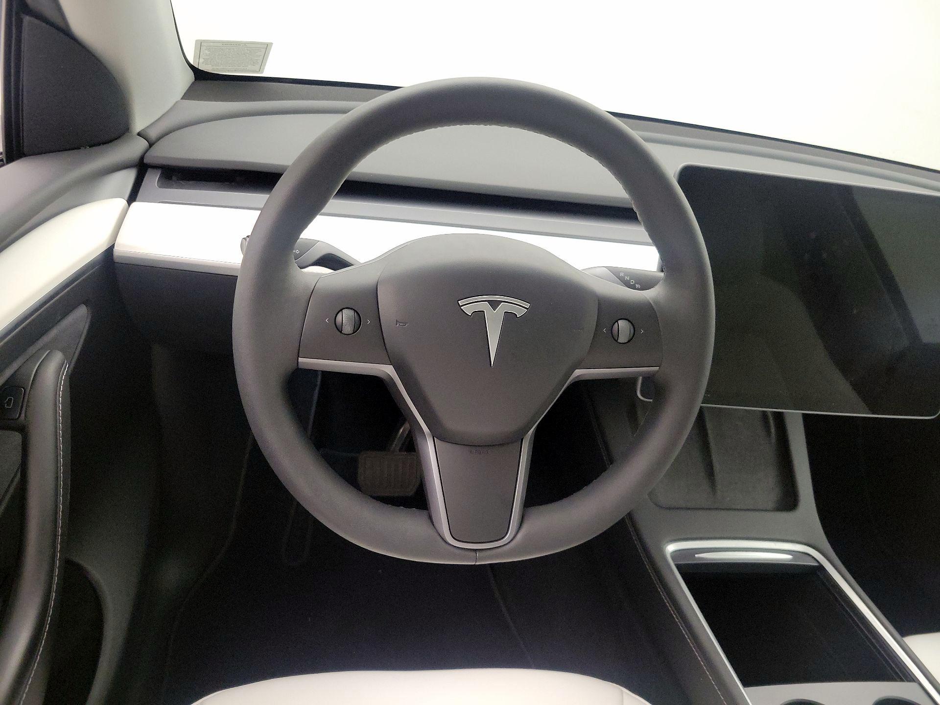 Thumbnail: 2023 Tesla Model Y - 10