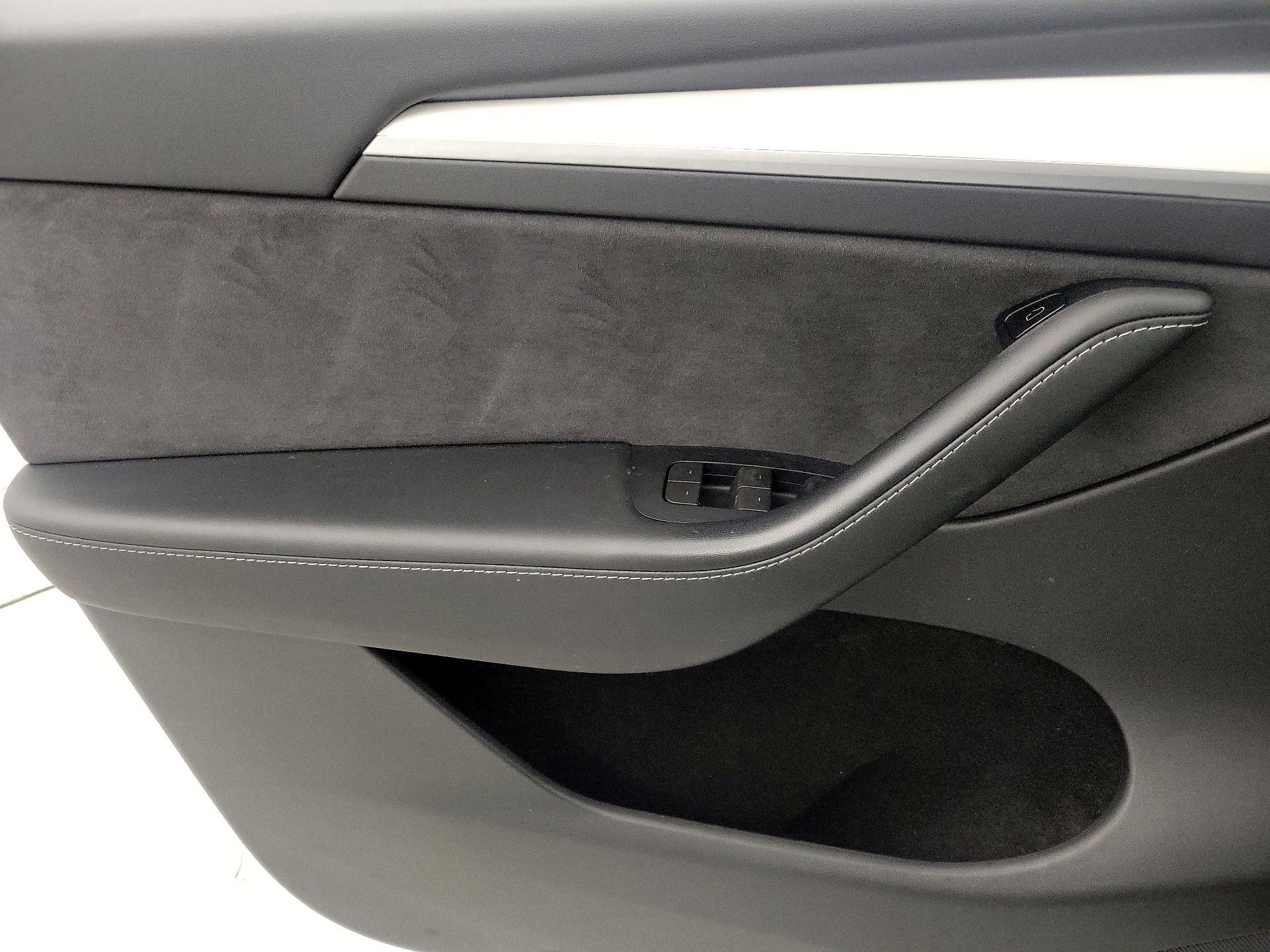 Thumbnail: 2023 Tesla Model Y - 12