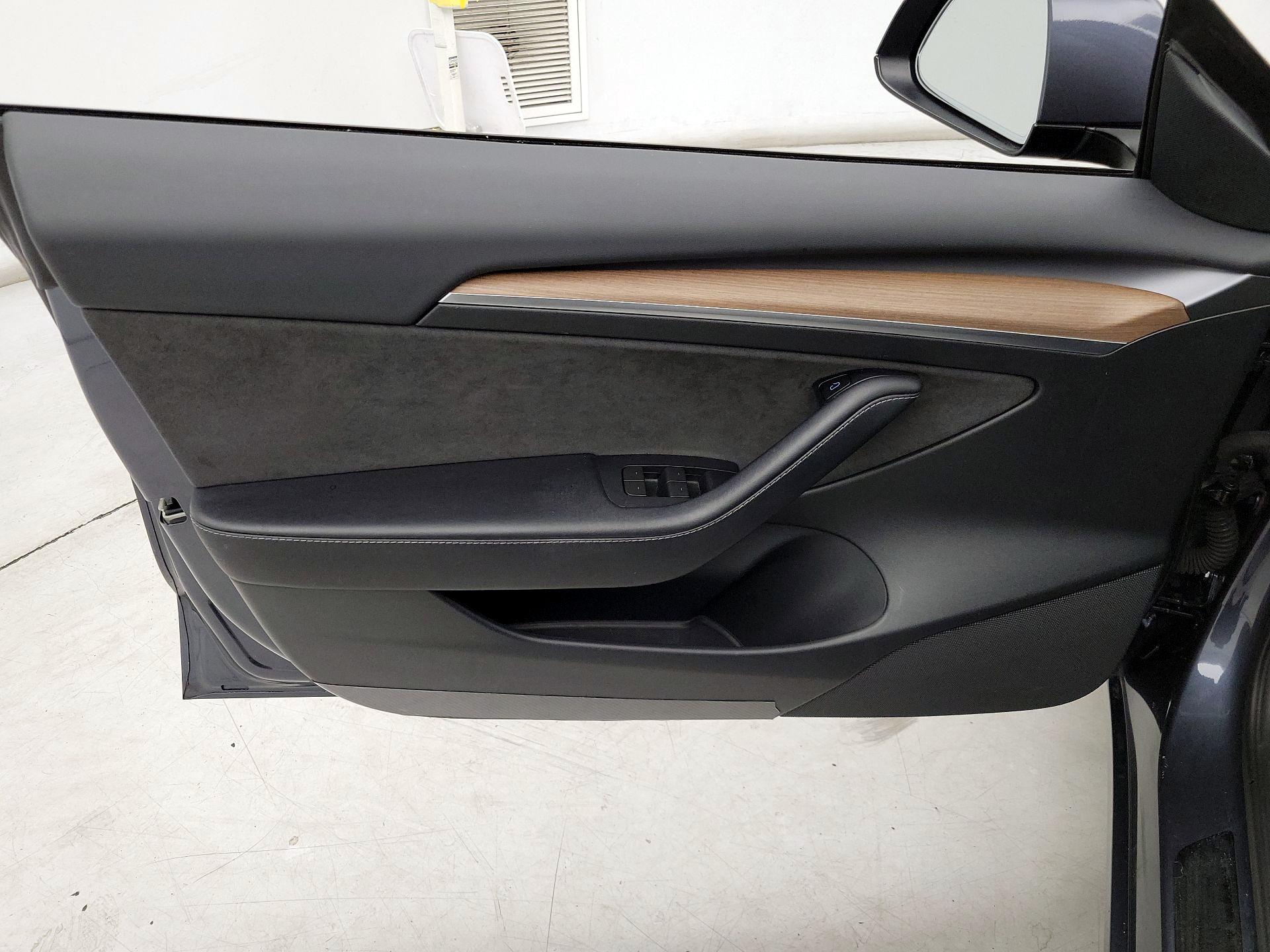 Thumbnail: 2023 Tesla Model 3 - 12