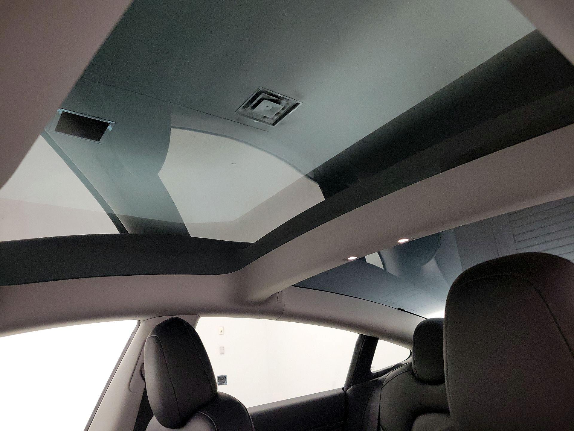 Thumbnail: 2023 Tesla Model 3 - 19
