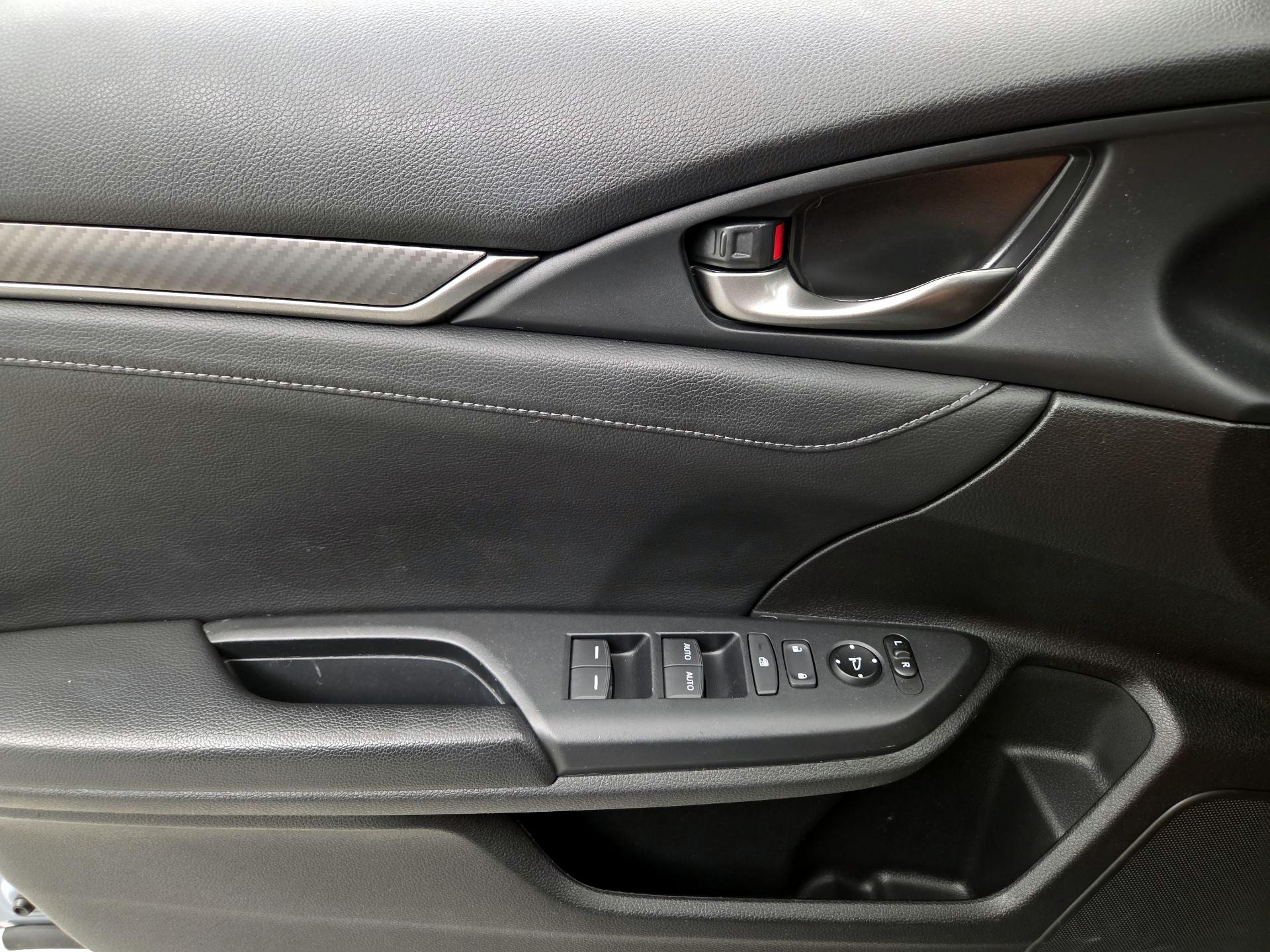 Thumbnail: 2018 Honda Civic - 12