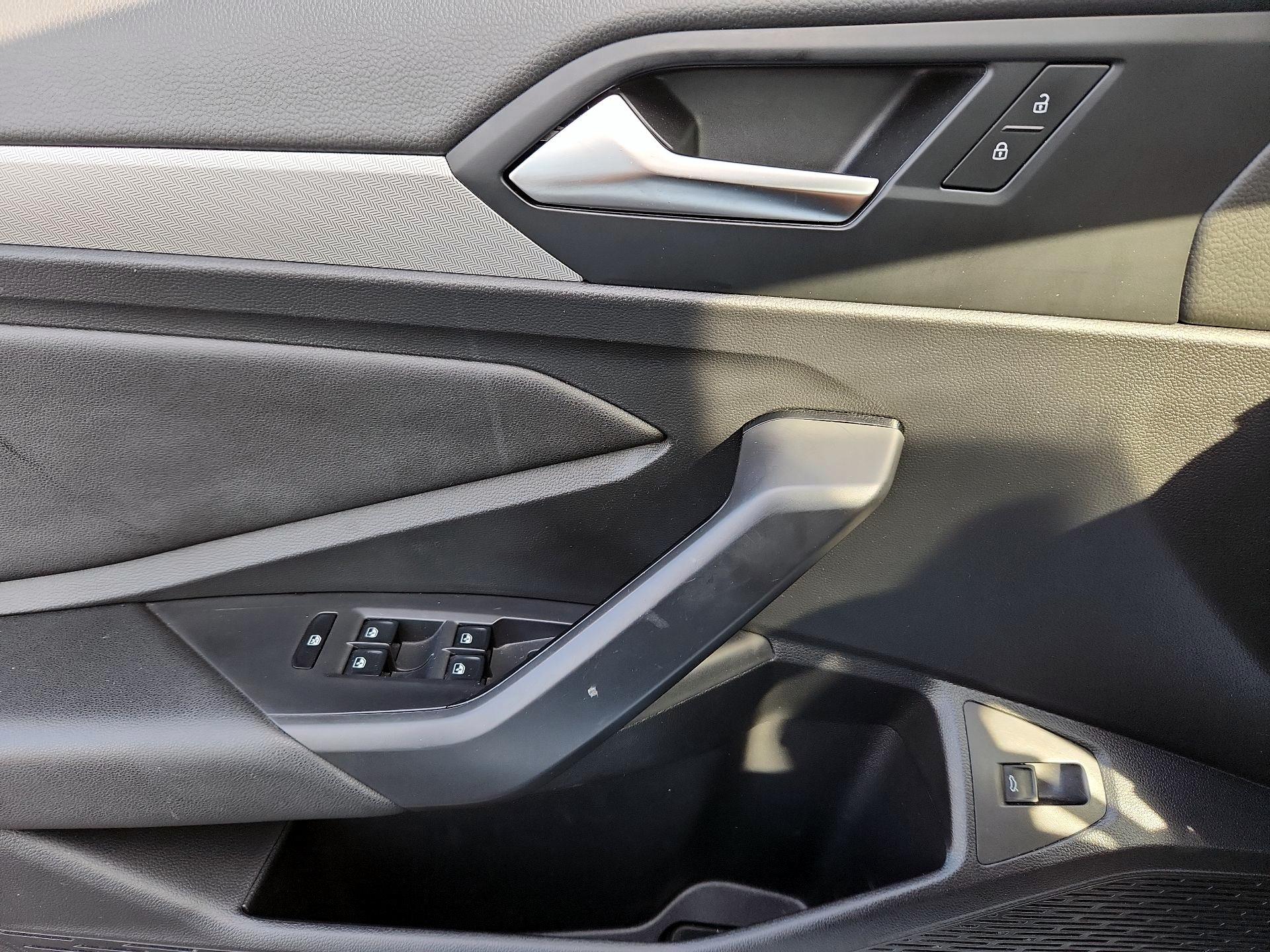 Thumbnail: 2019 Volkswagen Jetta - 10