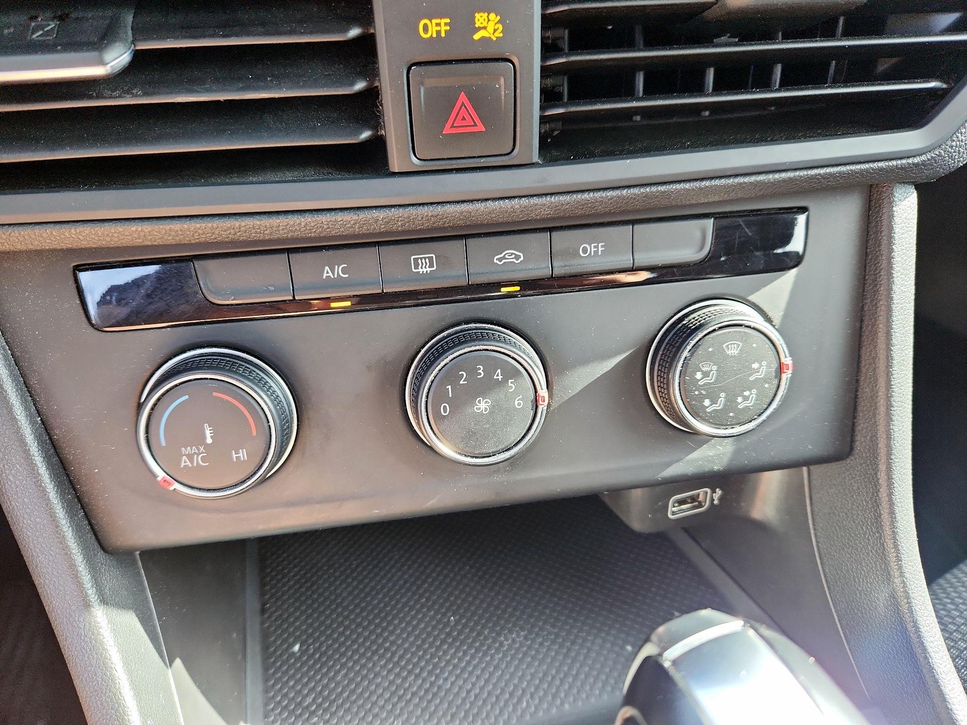Thumbnail: 2019 Volkswagen Jetta - 14