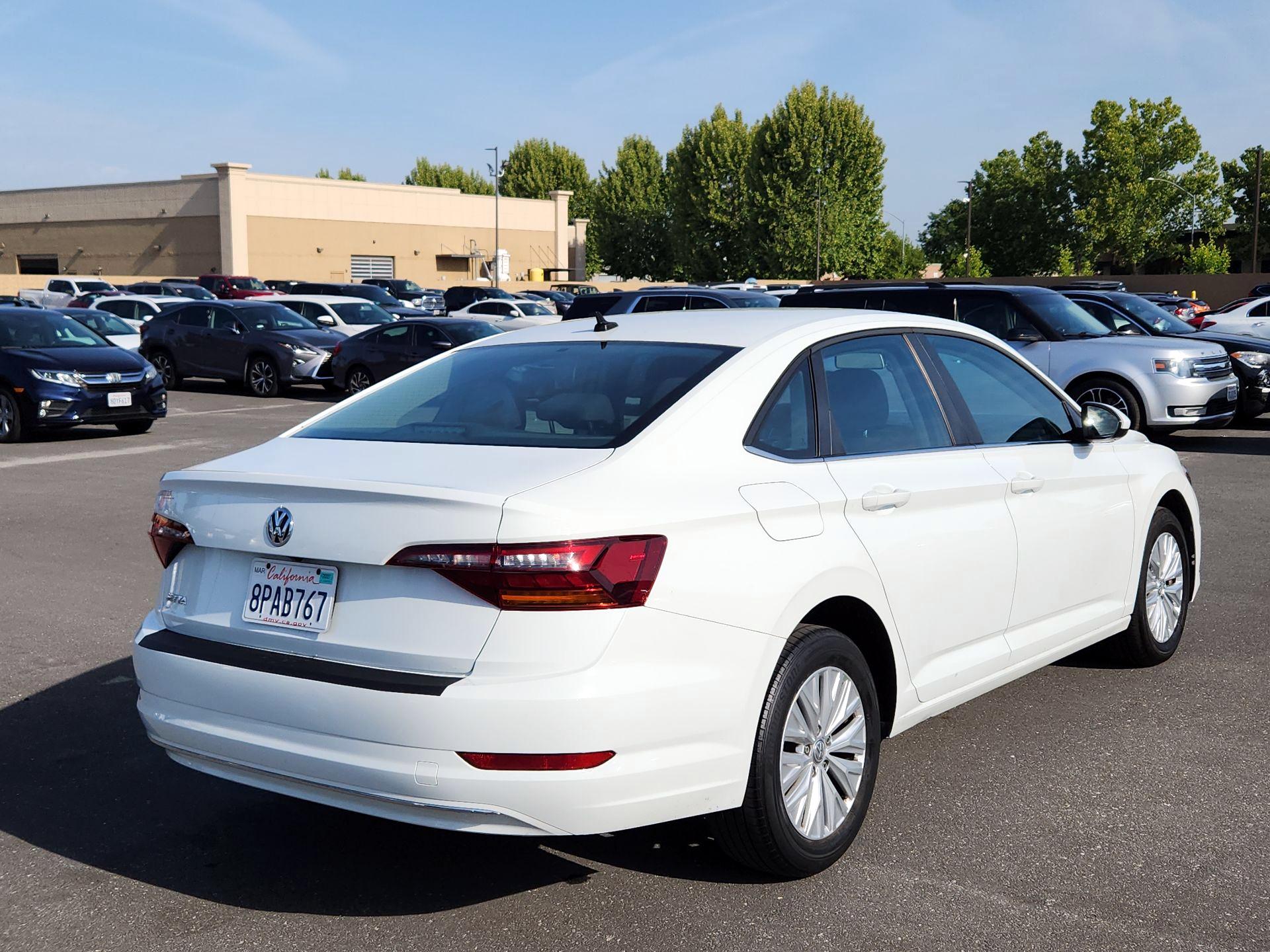 Thumbnail: 2019 Volkswagen Jetta - 5
