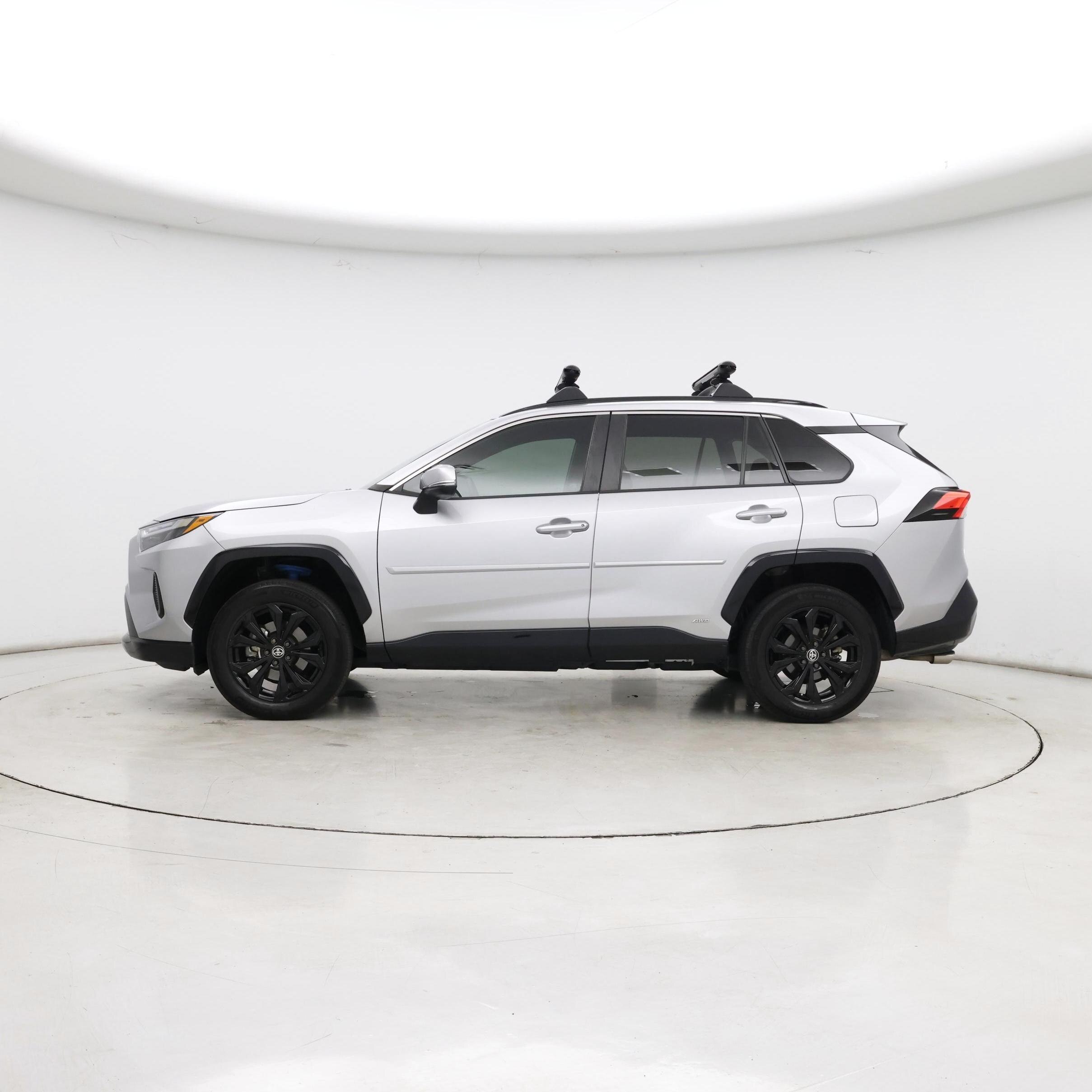 Thumbnail: 2022 Toyota RAV4 - 3