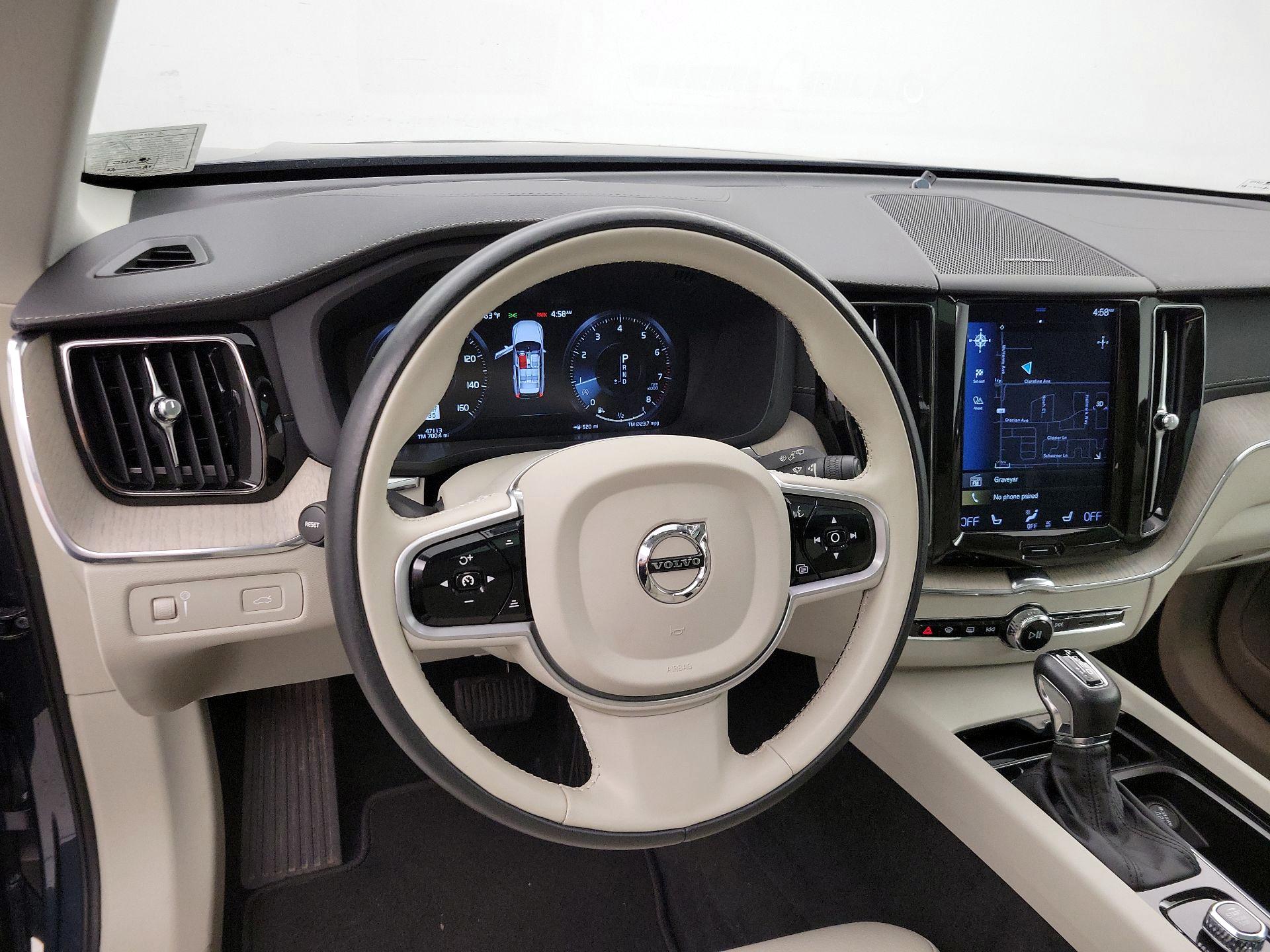 Thumbnail: 2020 Volvo XC60 - 10