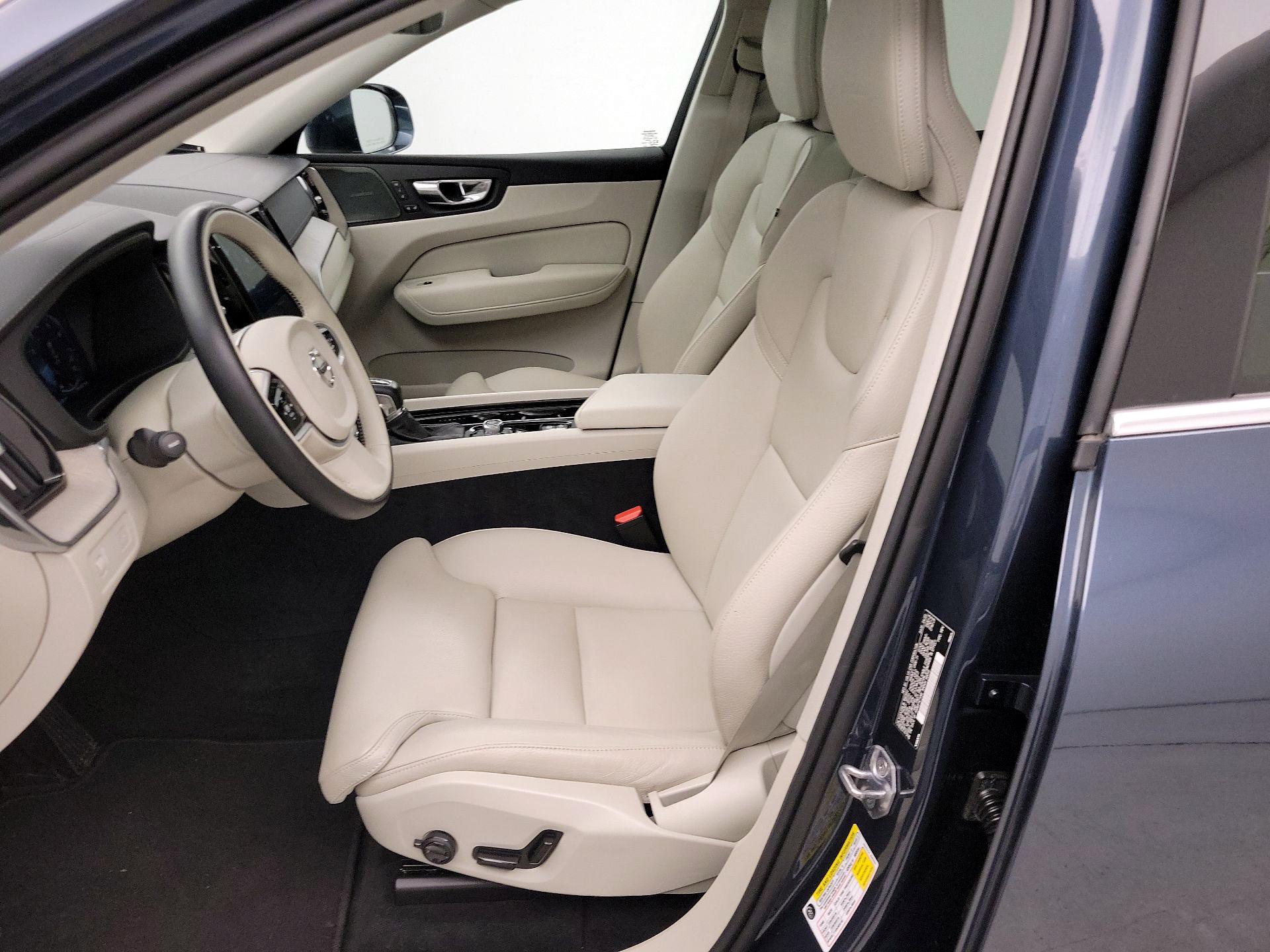 Thumbnail: 2020 Volvo XC60 - 11