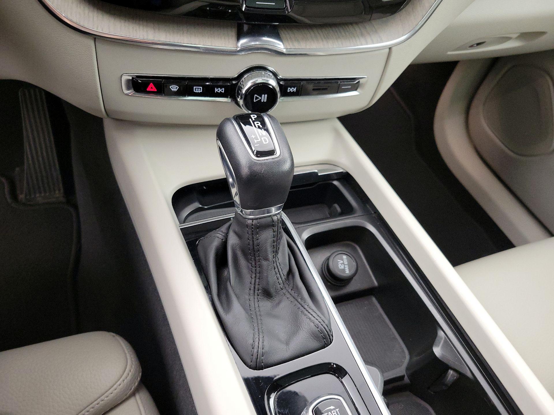 Thumbnail: 2020 Volvo XC60 - 18