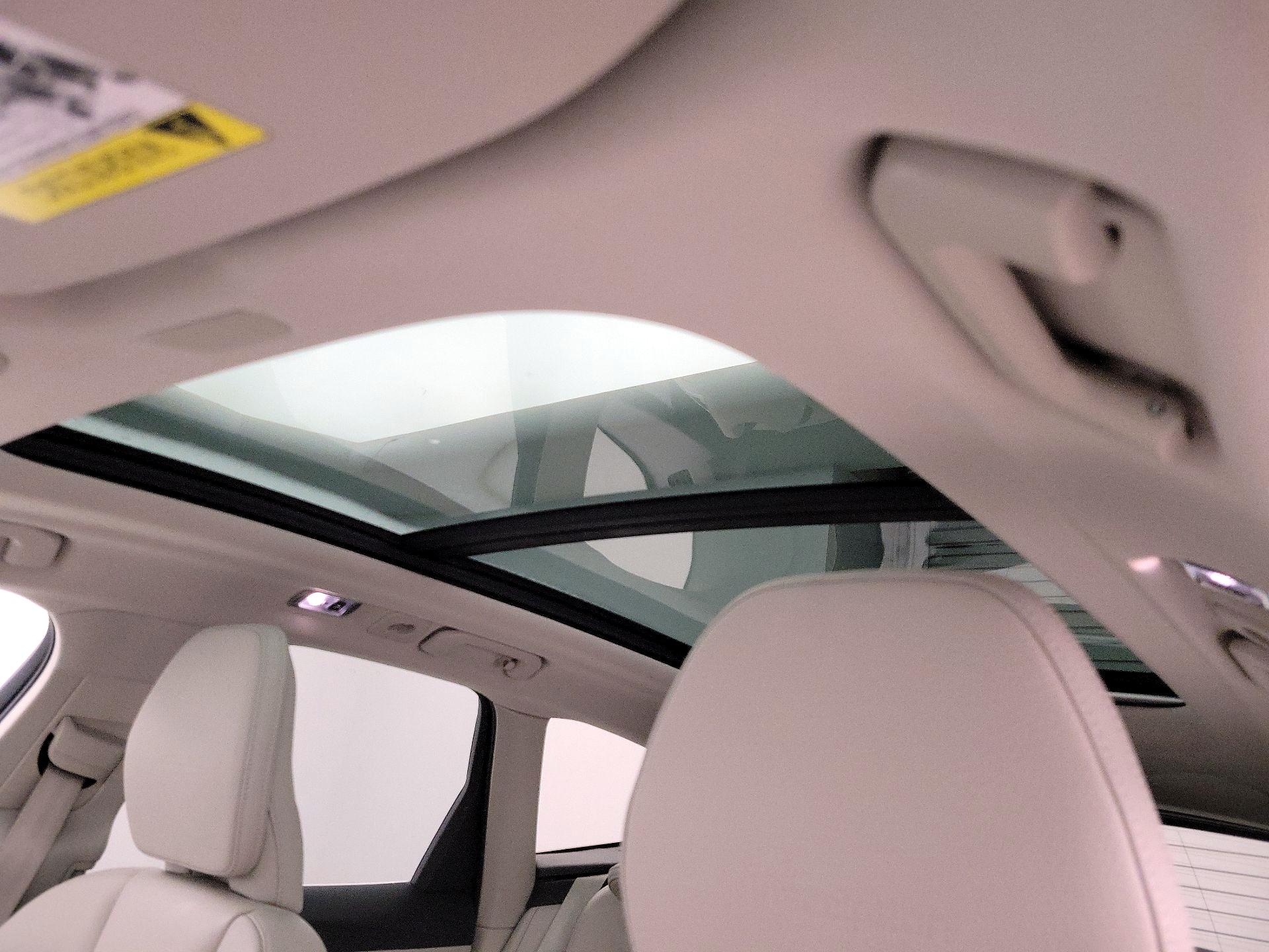 Thumbnail: 2020 Volvo XC60 - 20