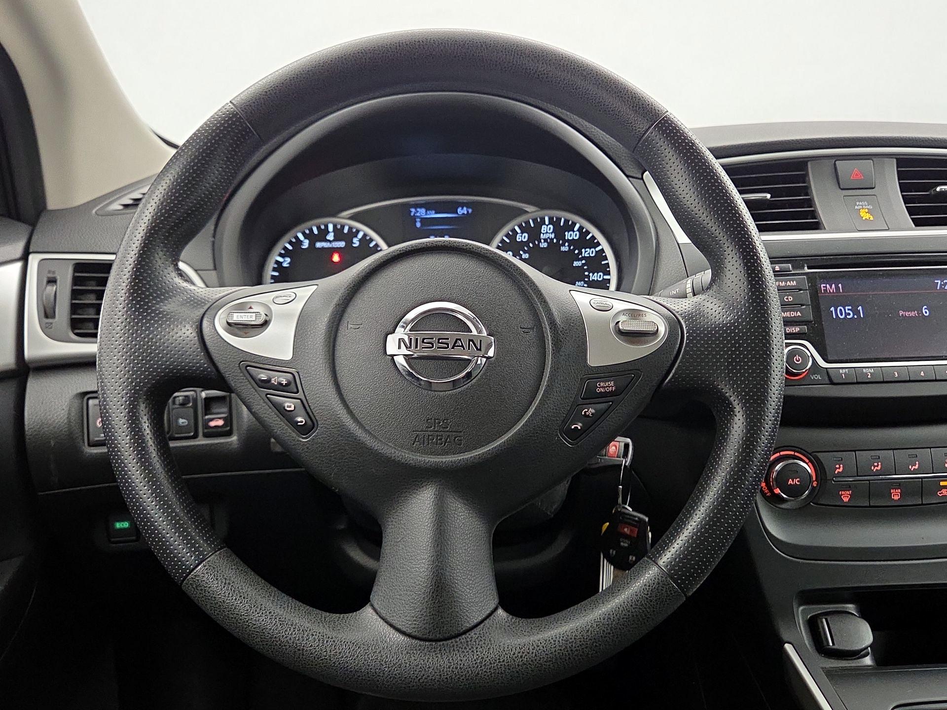 Thumbnail: 2018 Nissan Sentra - 10